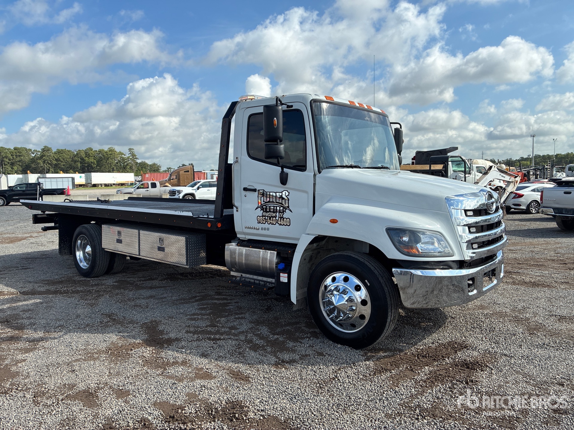 2019 Hino 338