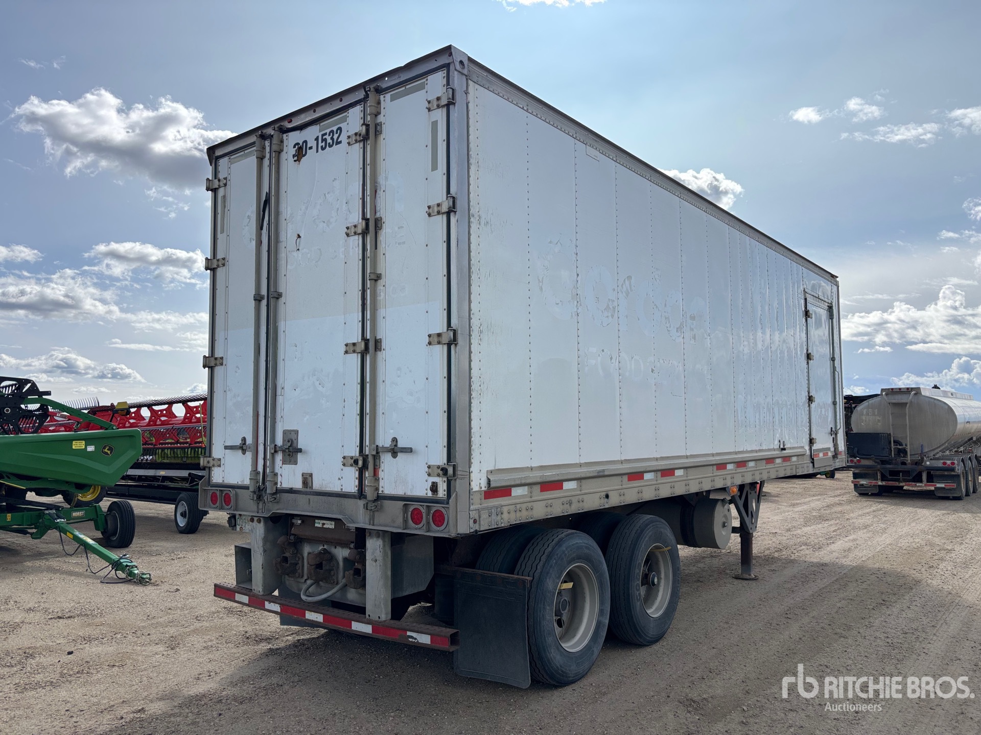 2016 Wabash 30 ft x 102 in T/A