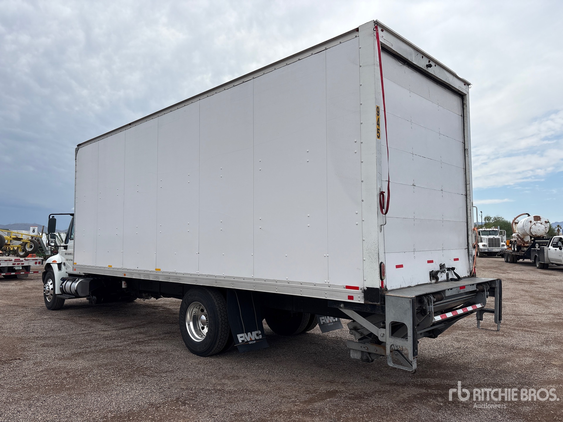 2019 International 4x2 Van box