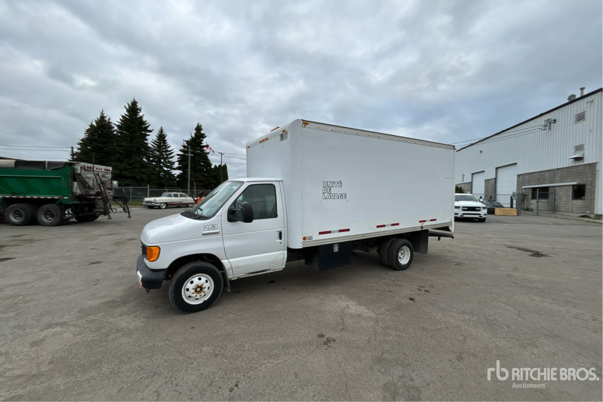 2006 Ford E-350