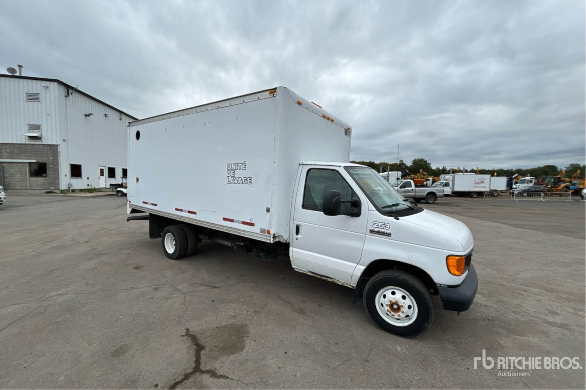 2006 Ford E-350