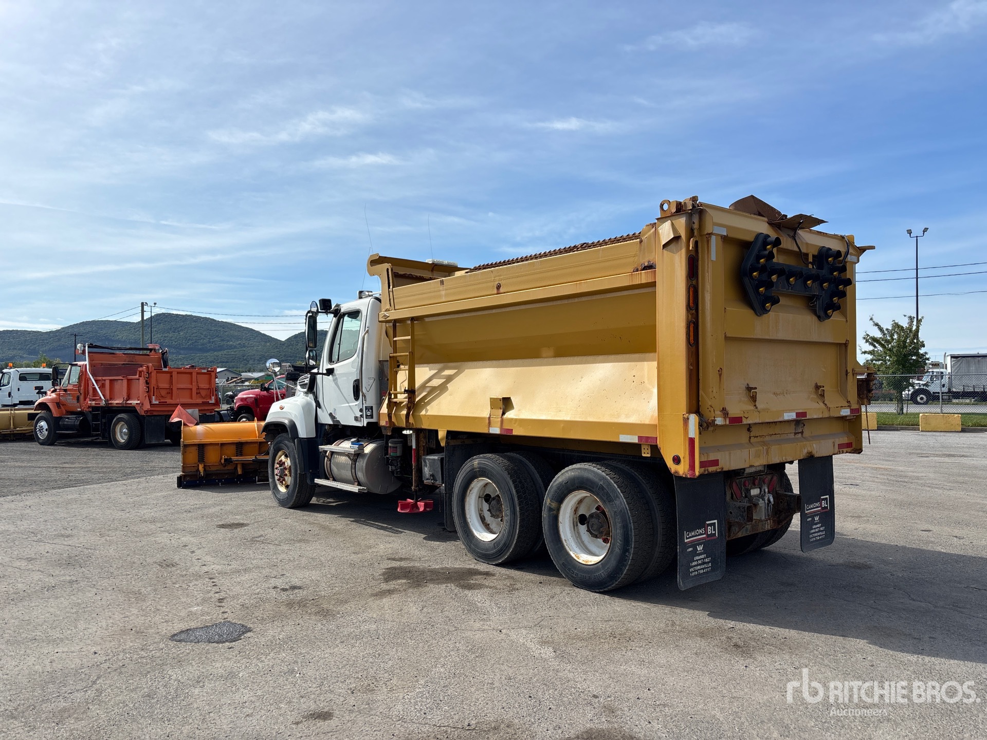 2014 Freightliner 114SD