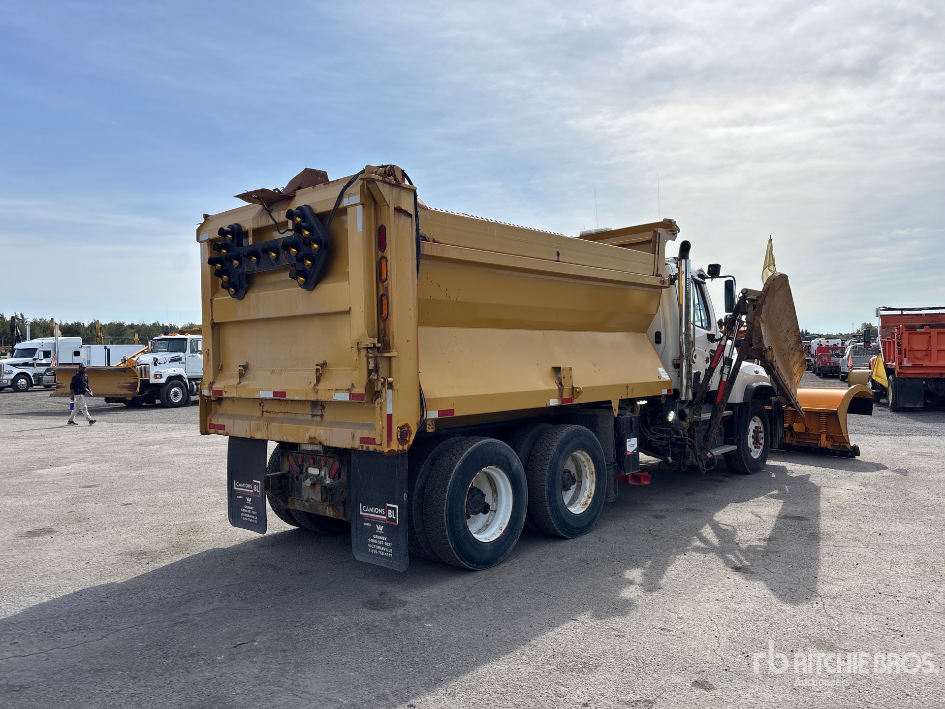 2014 Freightliner 114SD