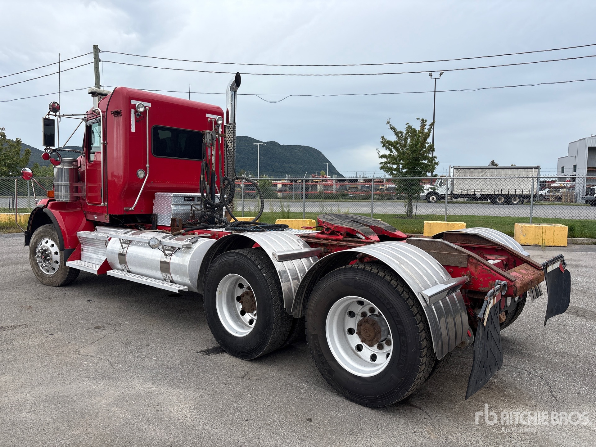 2020 International RH613
