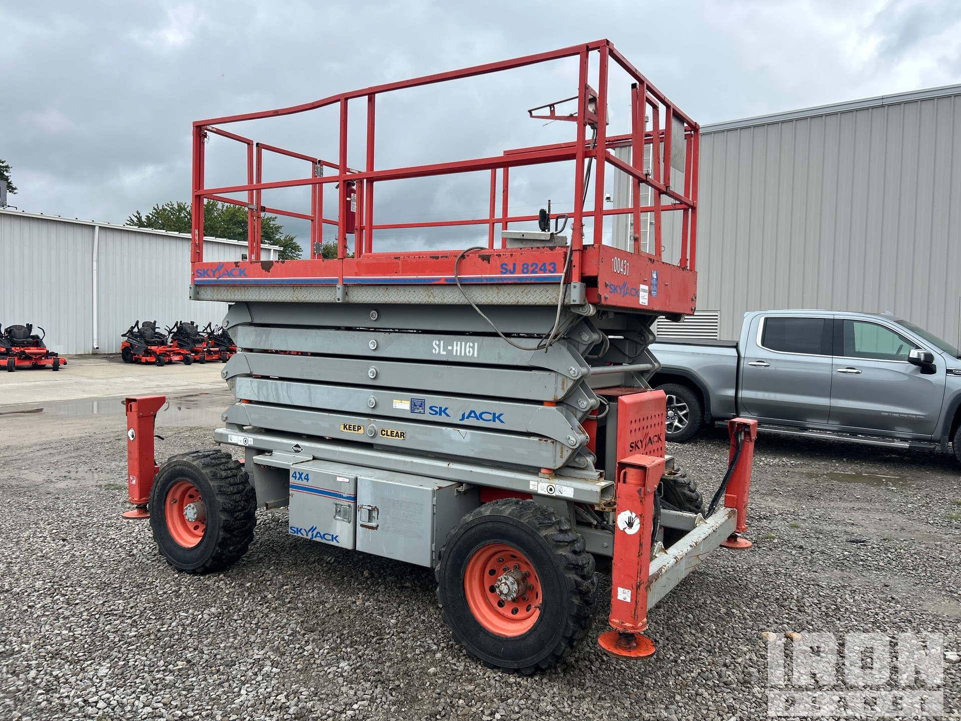 2011 Skyjack SJ8243