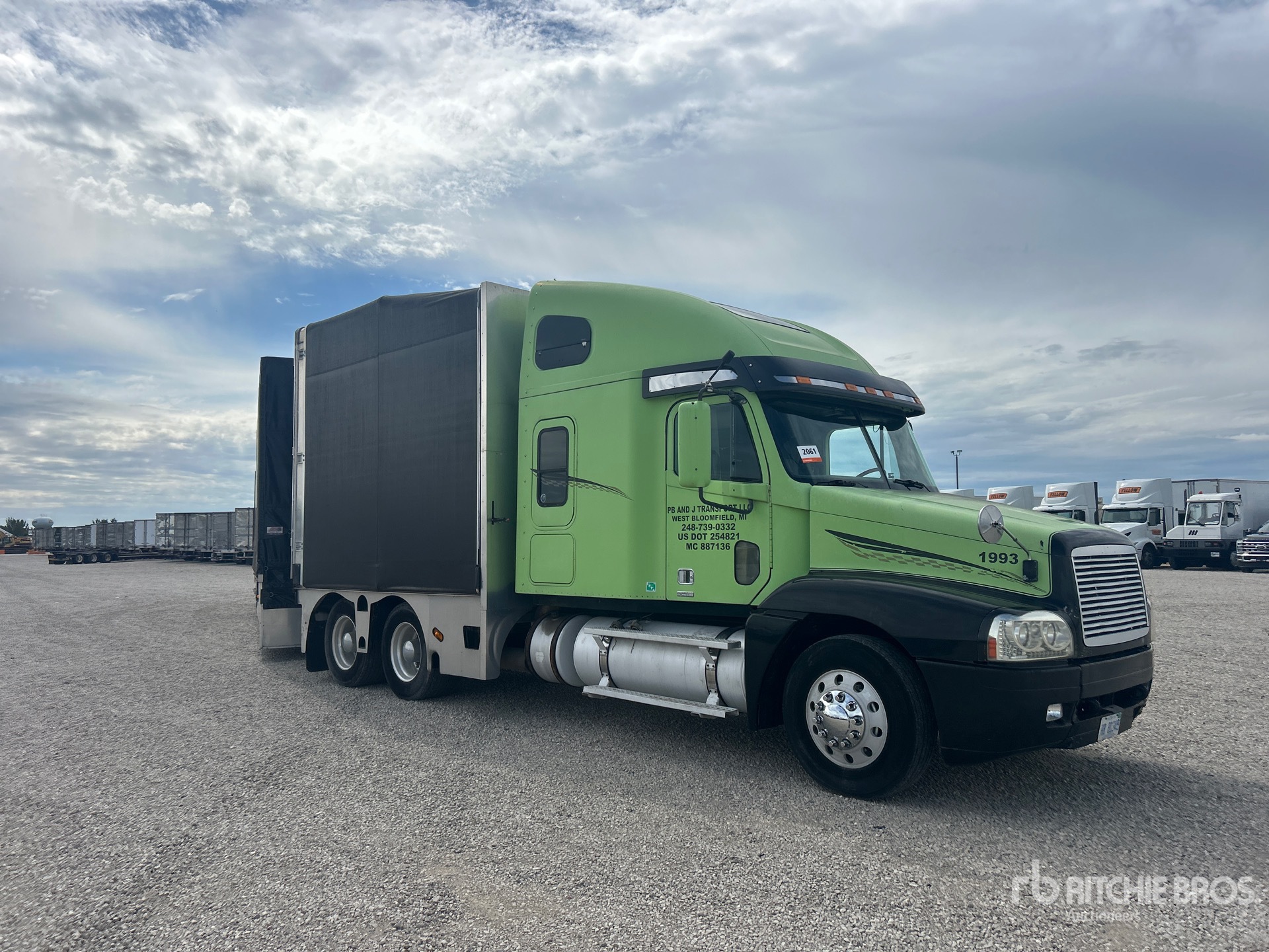 2003 Freightliner CST120