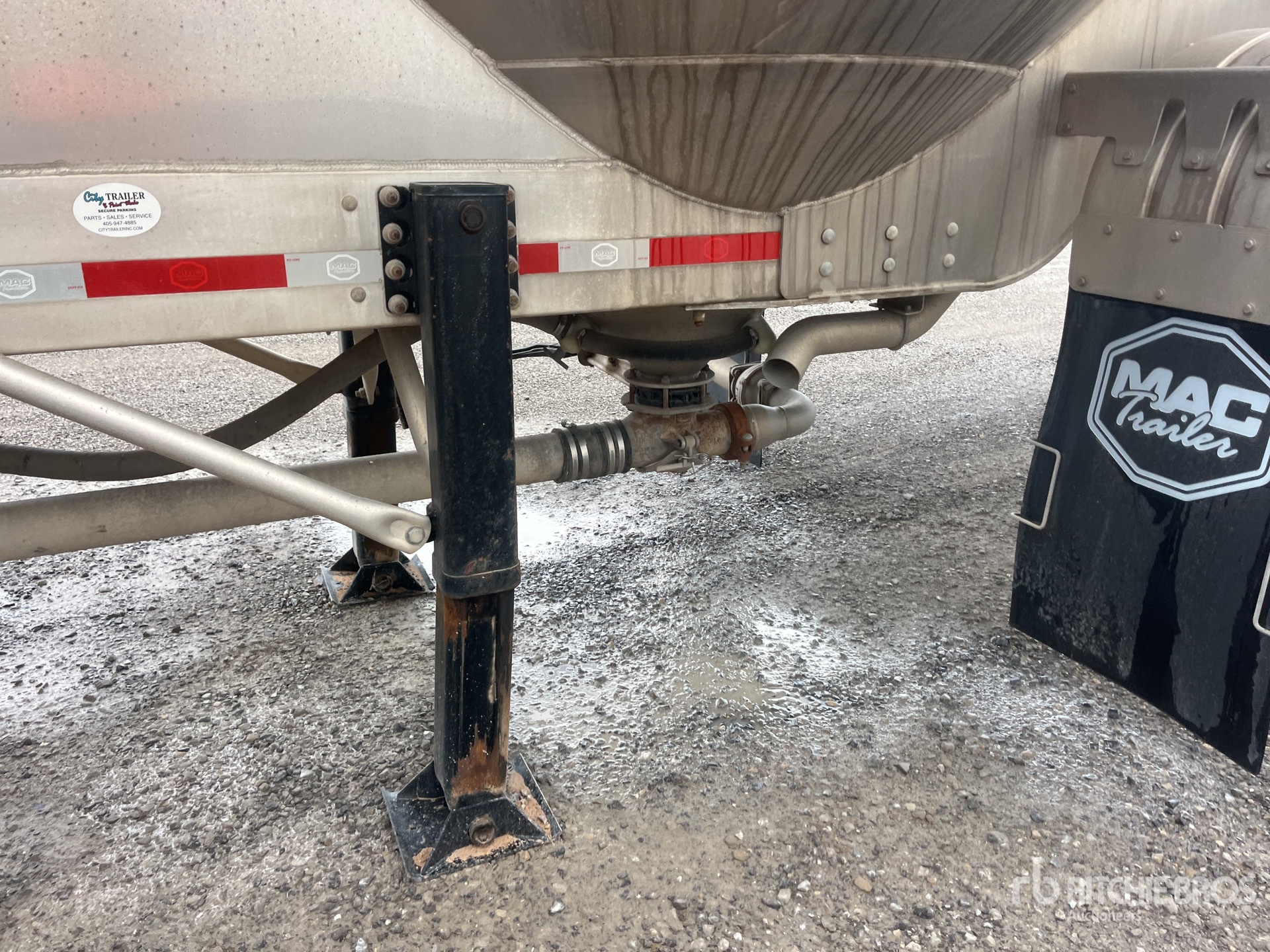 2019 Mac 1050 cft T/A