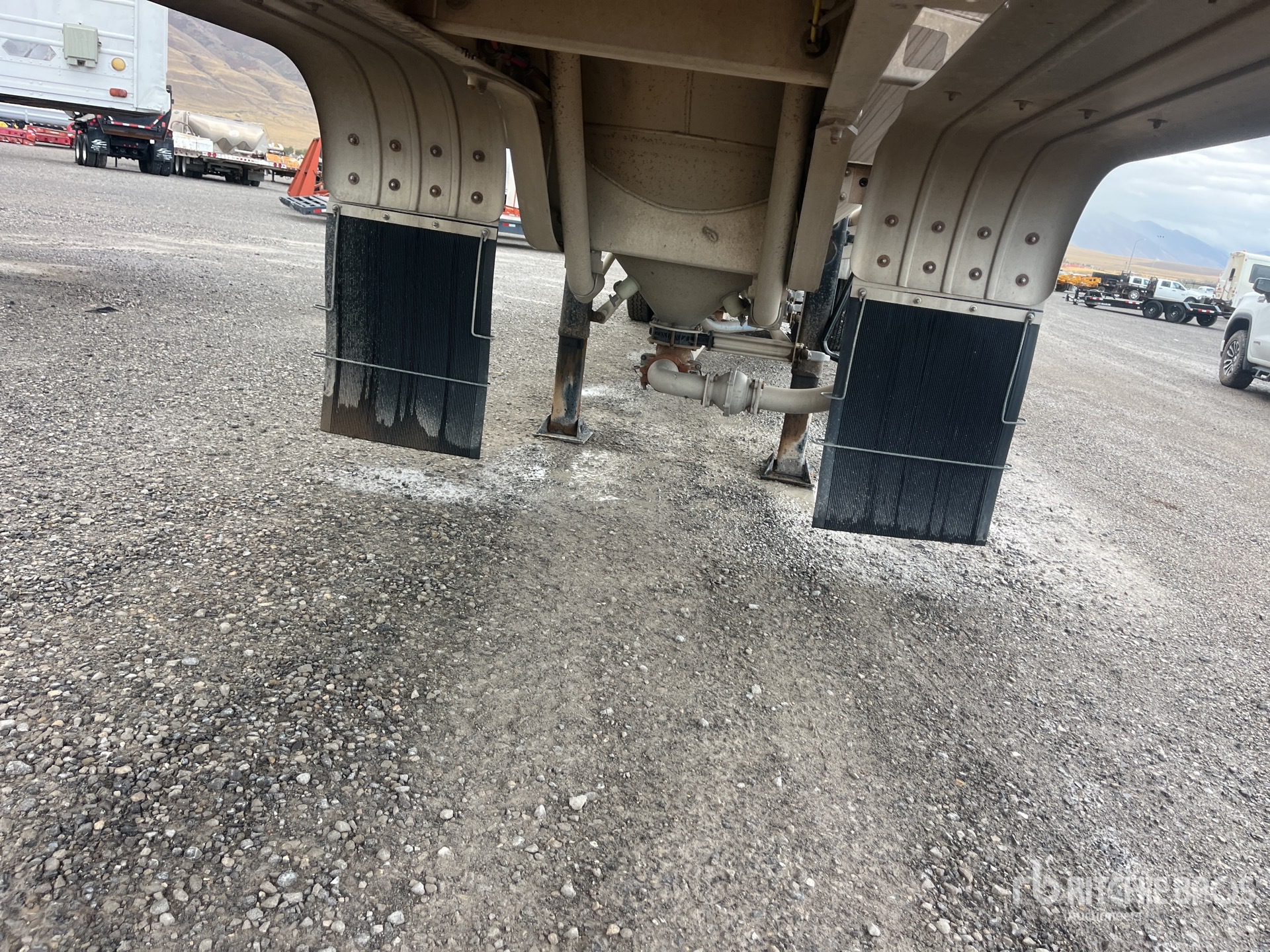 2019 Mac 1050 cft T/A