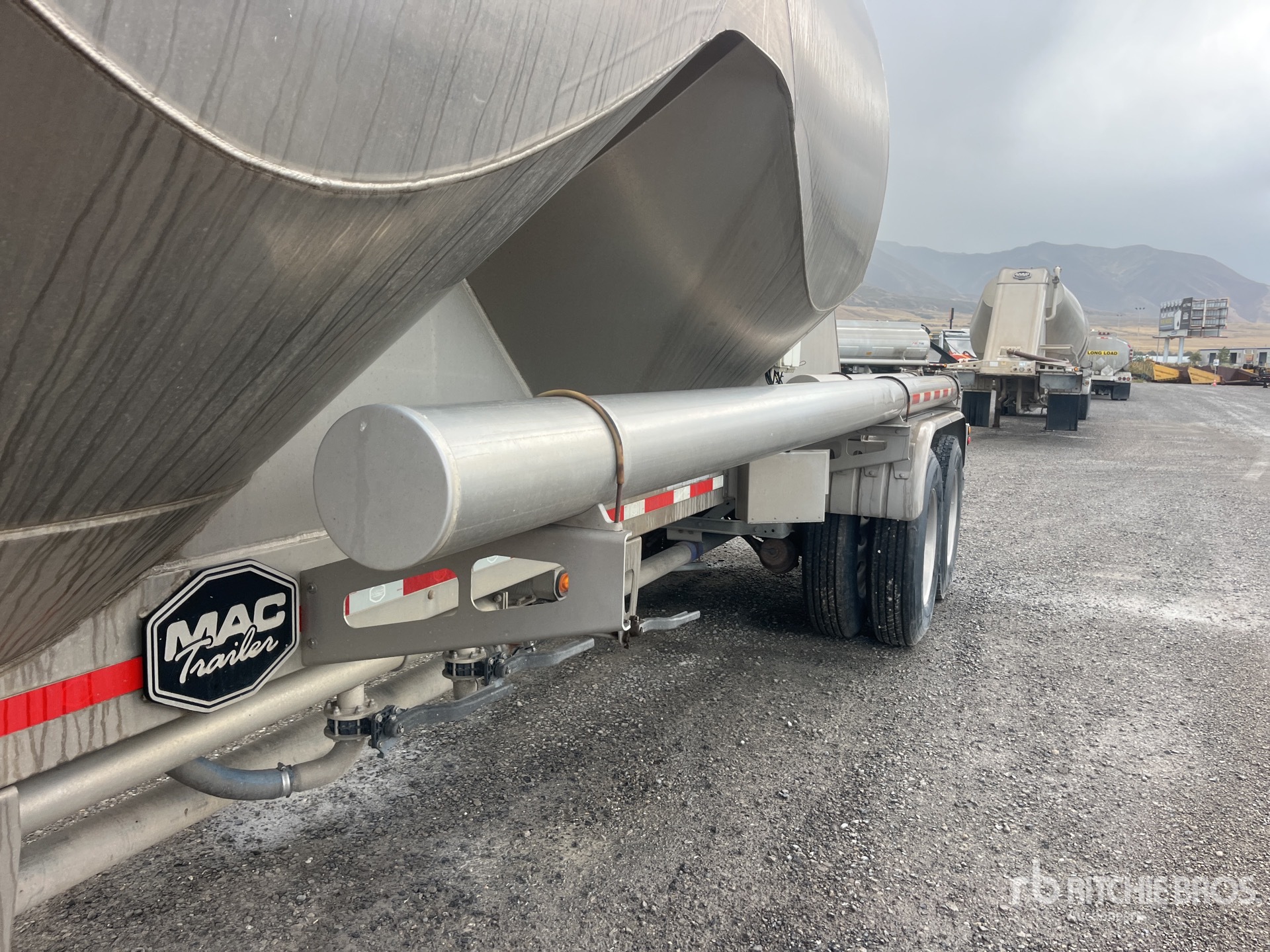 2019 Mac 1050 cft T/A