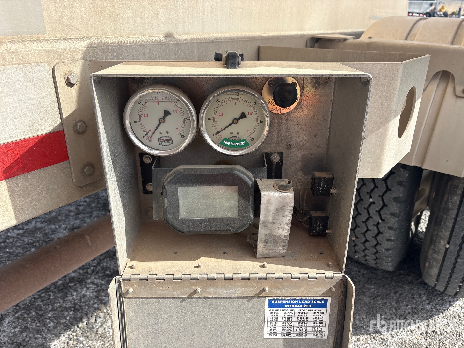 2015 Mac 1050 CFT T/A