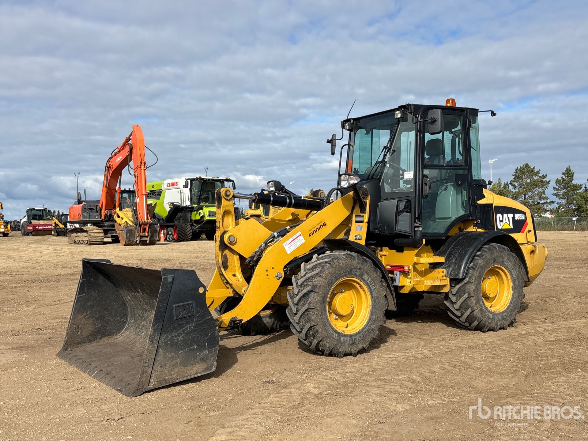 Photo of 2014 Caterpillar 908H2