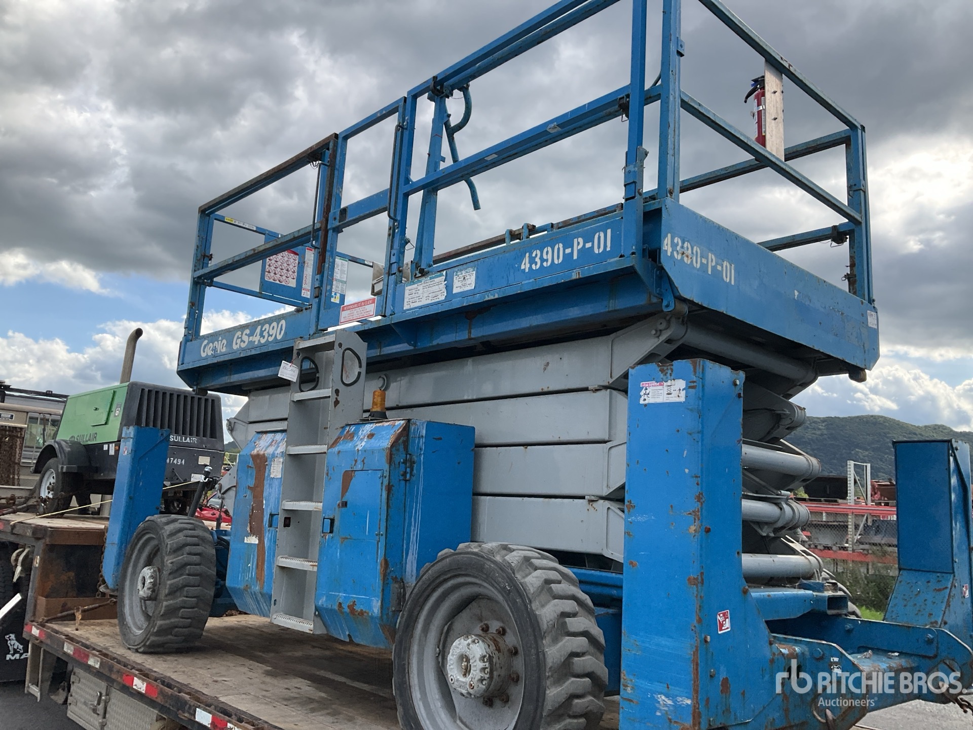 2003 Genie GS4390