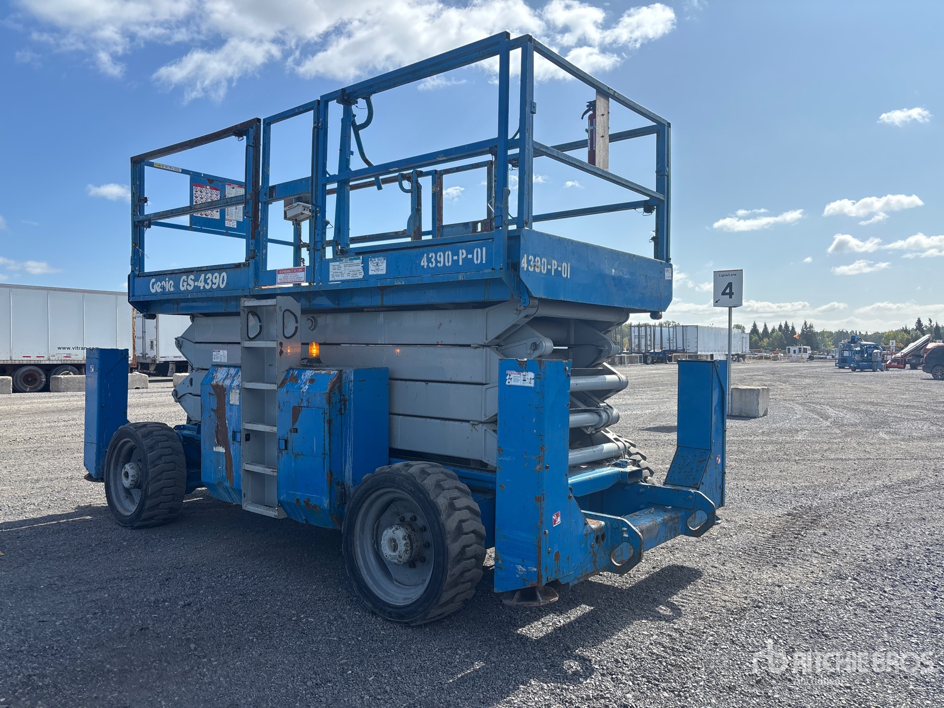 2003 Genie GS4390