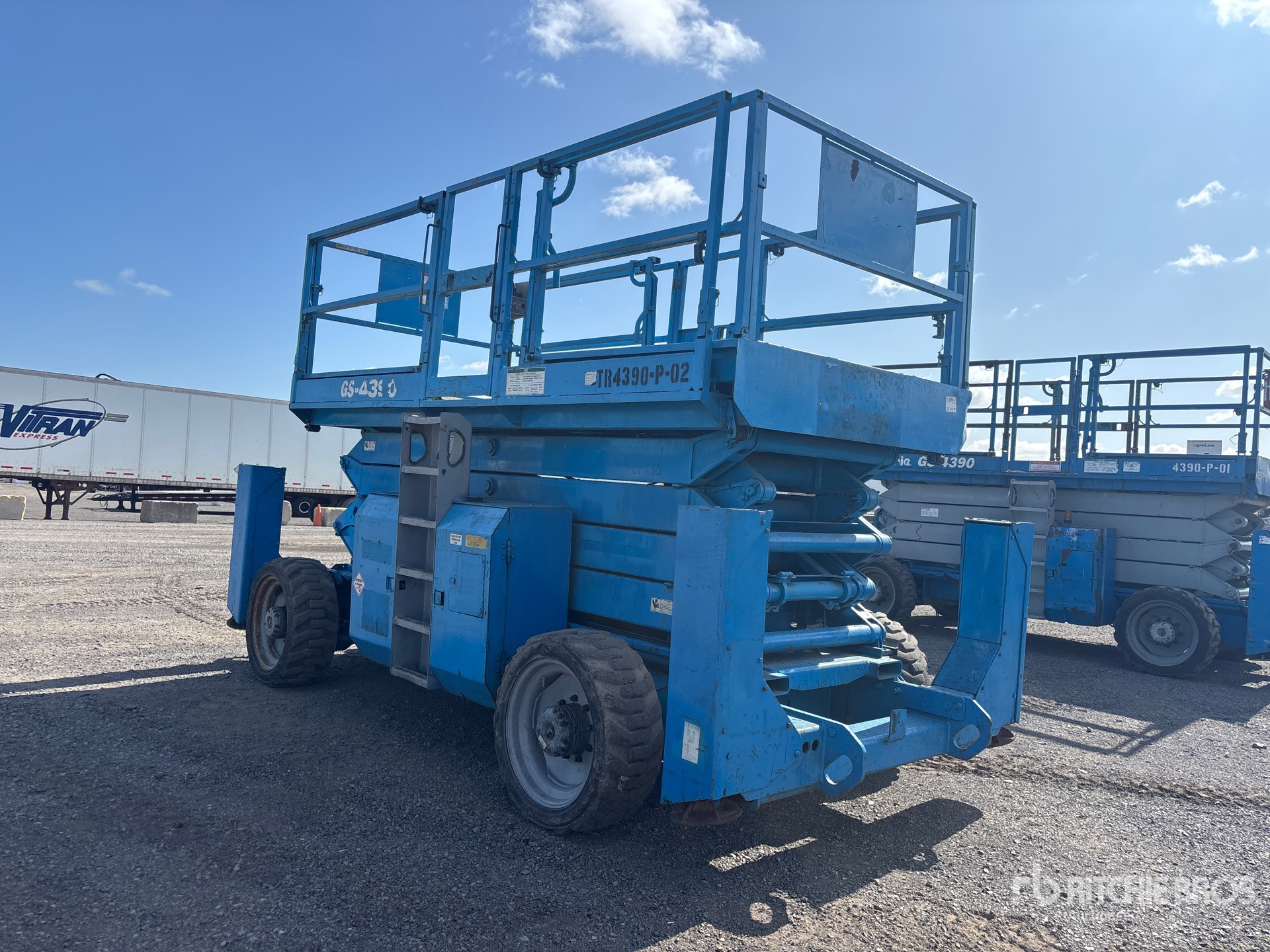 2003 Genie GS4390