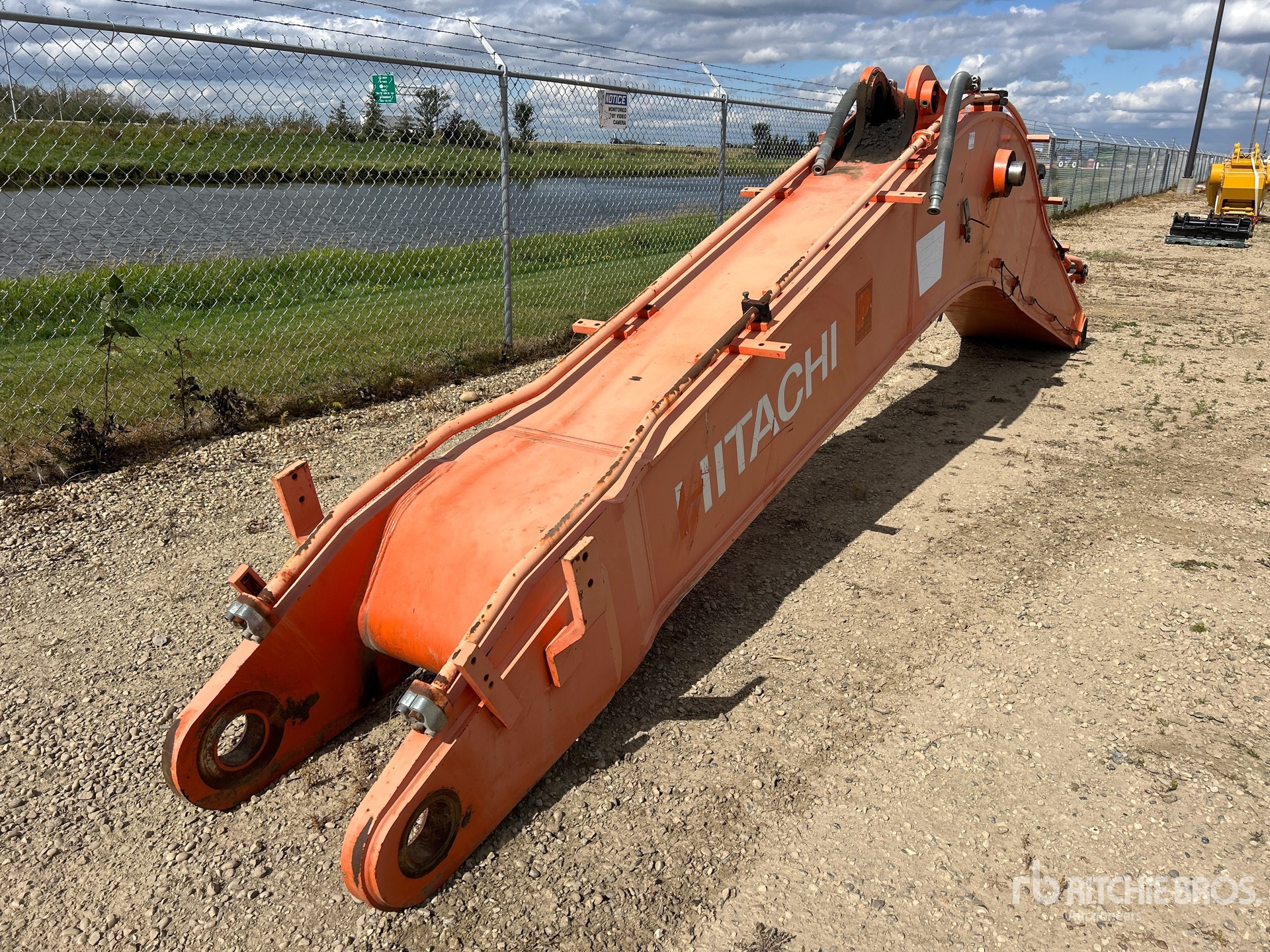 Hitachi 252 IN EXCAVATOR BOOM ARM
