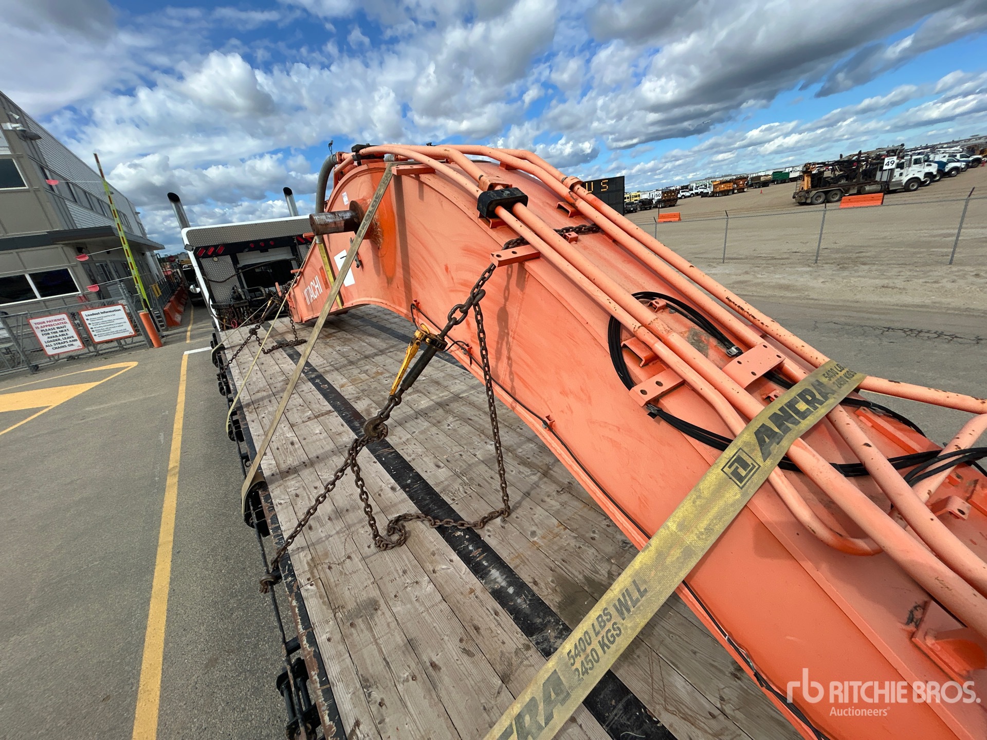 Hitachi 252 IN EXCAVATOR BOOM ARM