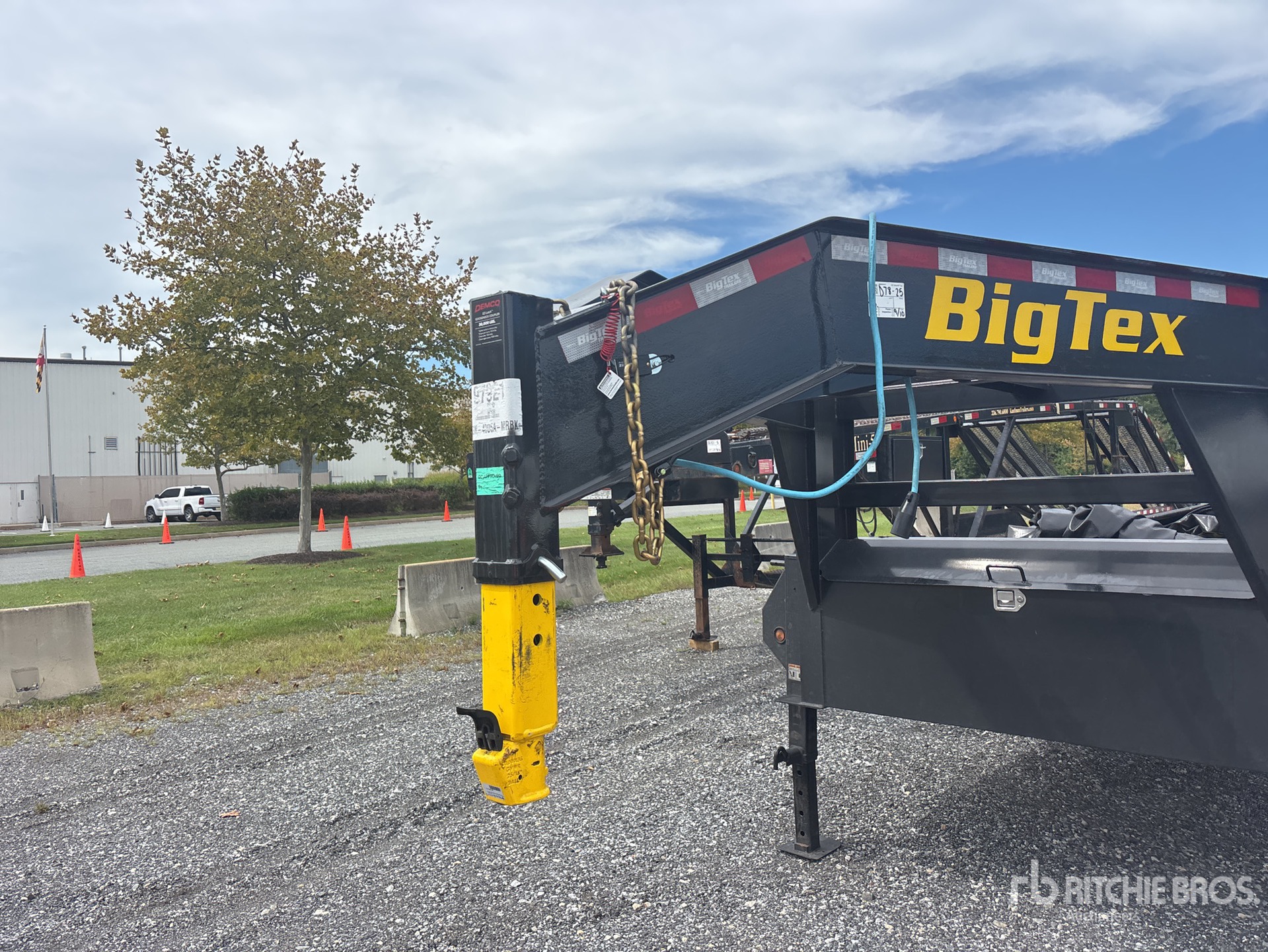 2027 Big Tex 16GN-40D5A-MRBK
