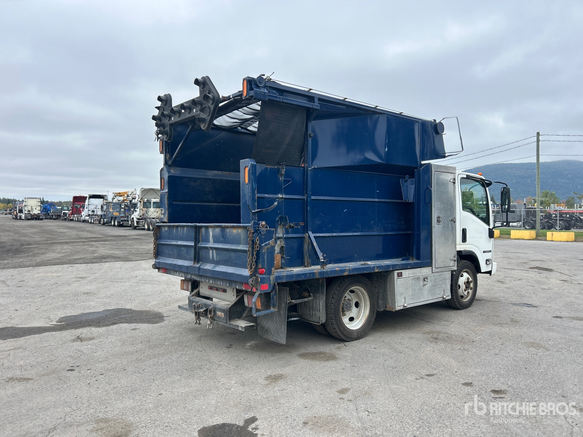 2013 Isuzu NPR