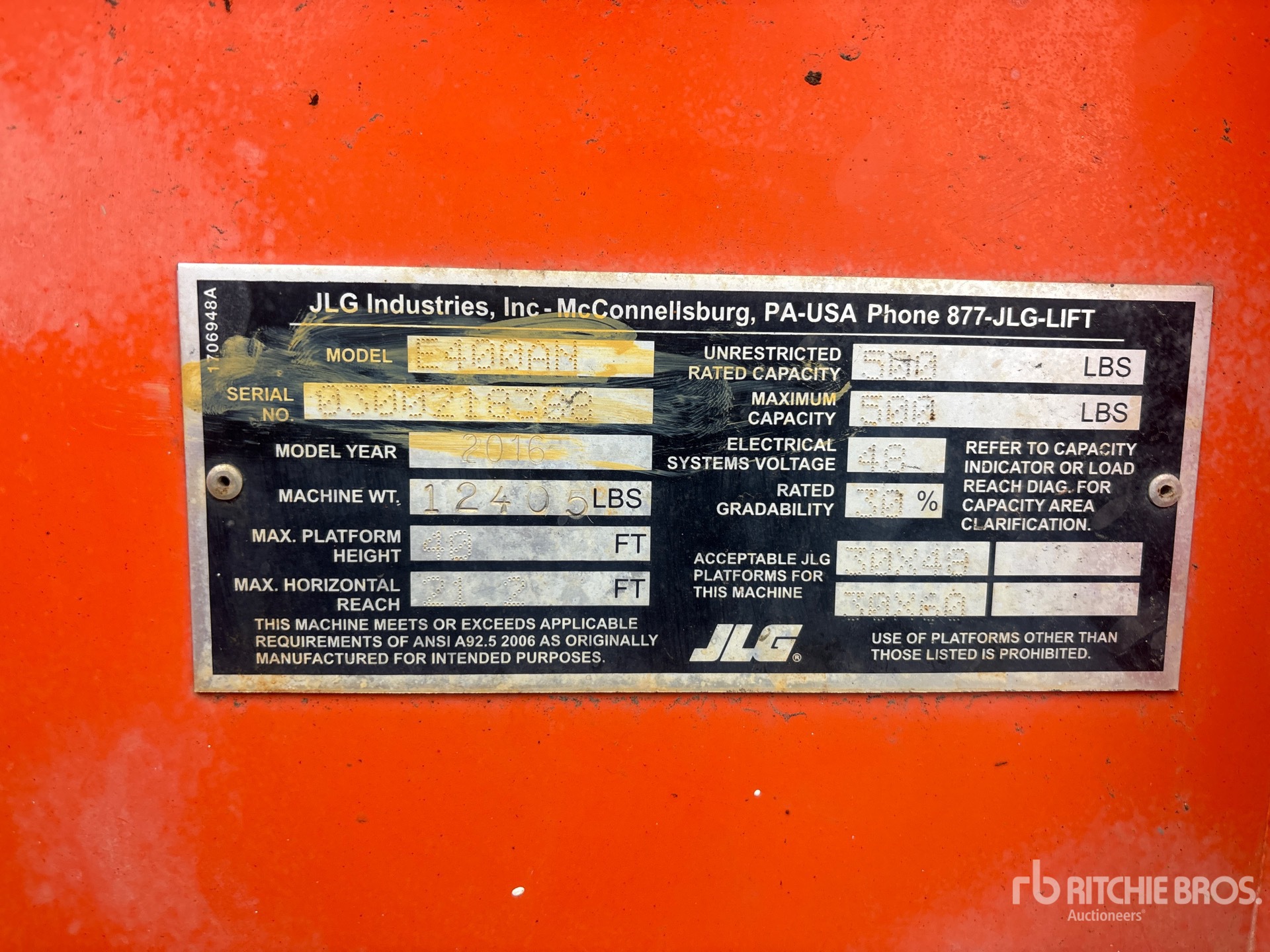 2016 JLG E400AN