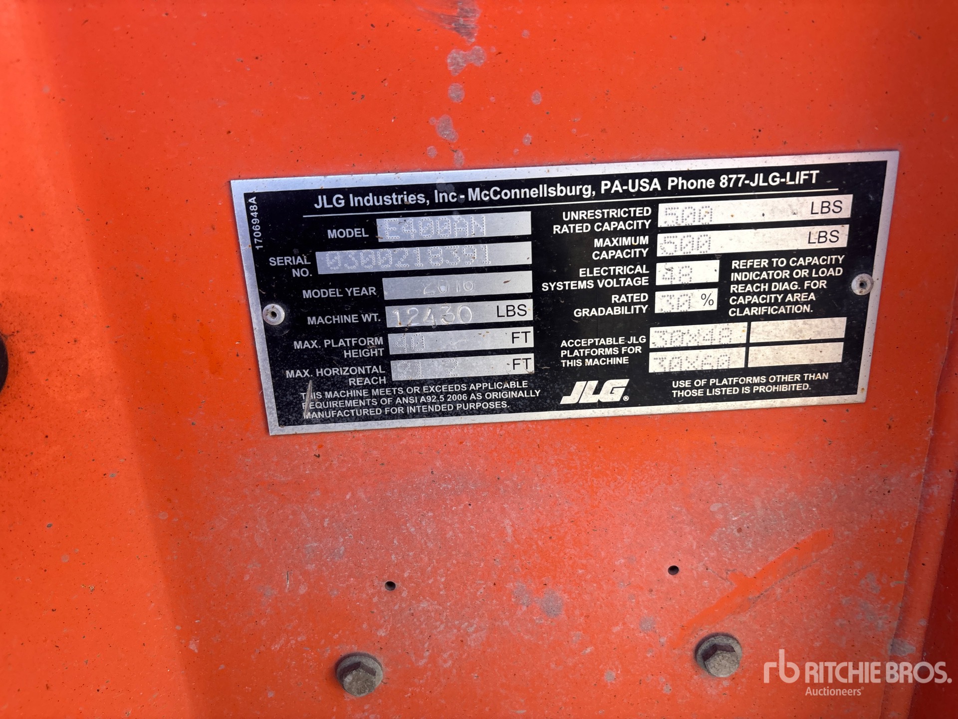2016 JLG E400AN