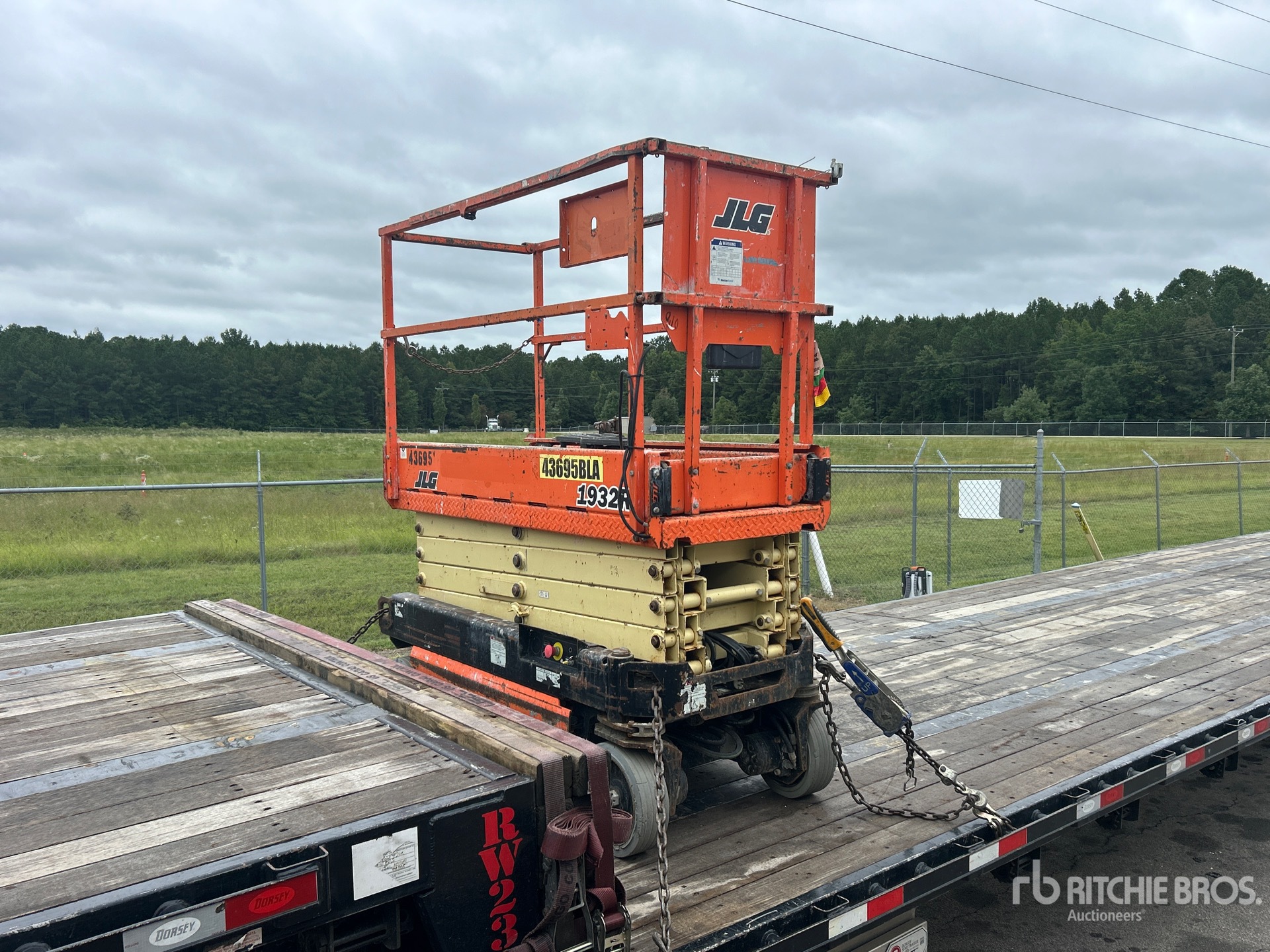 2017 JLG 1932R