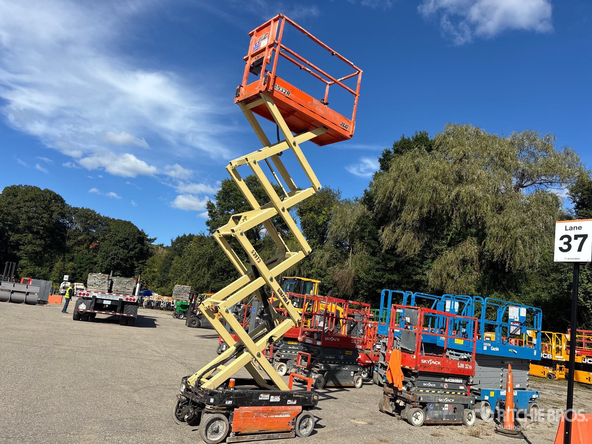 2017 JLG 1932R