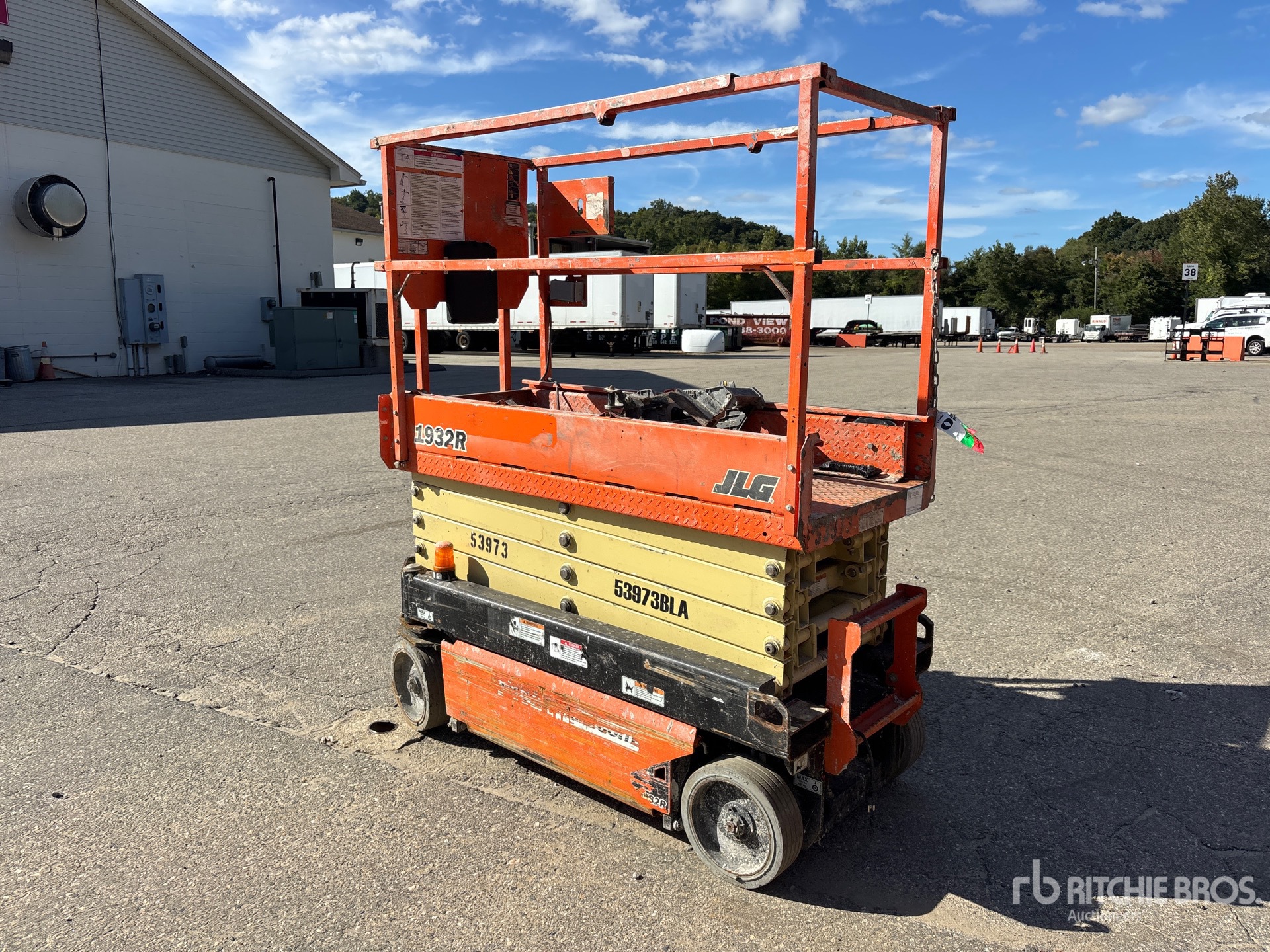 2017 JLG 1932R