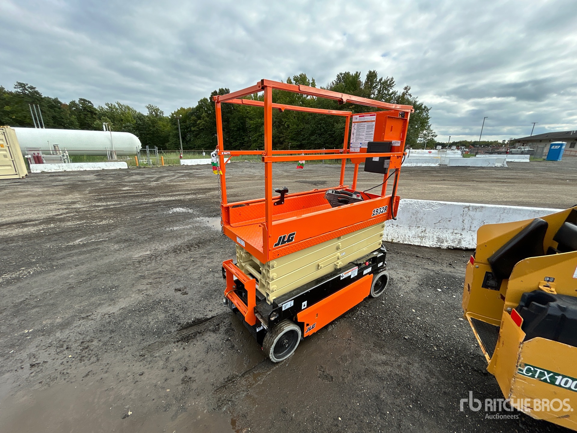 2017 JLG 1932R