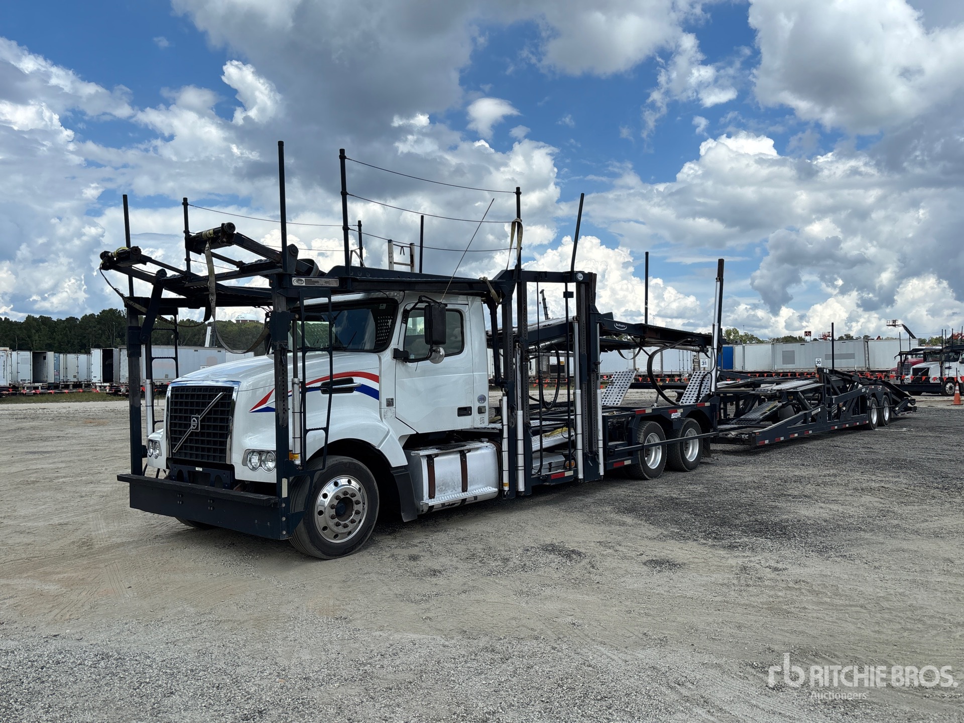 Volvo CAR CARRIER TRU