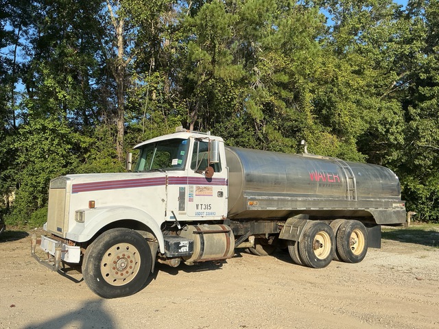 1989 WHGM Volvo 6x4 Water Truck