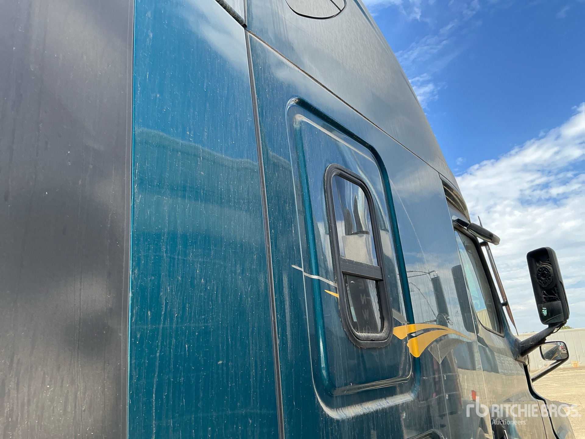 2020 Freightliner CASCADIA 126