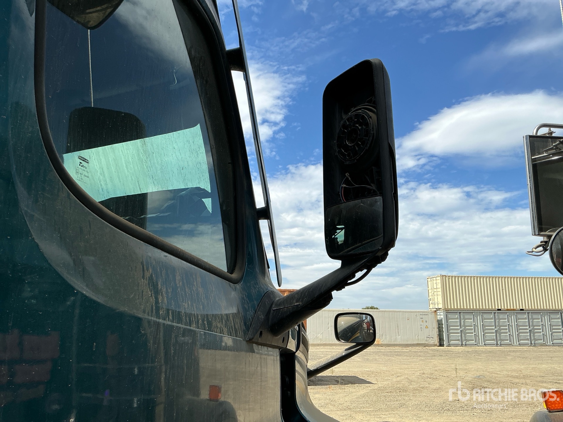2020 Freightliner CASCADIA 126