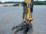 Hydraulics with Thumb Cylinder