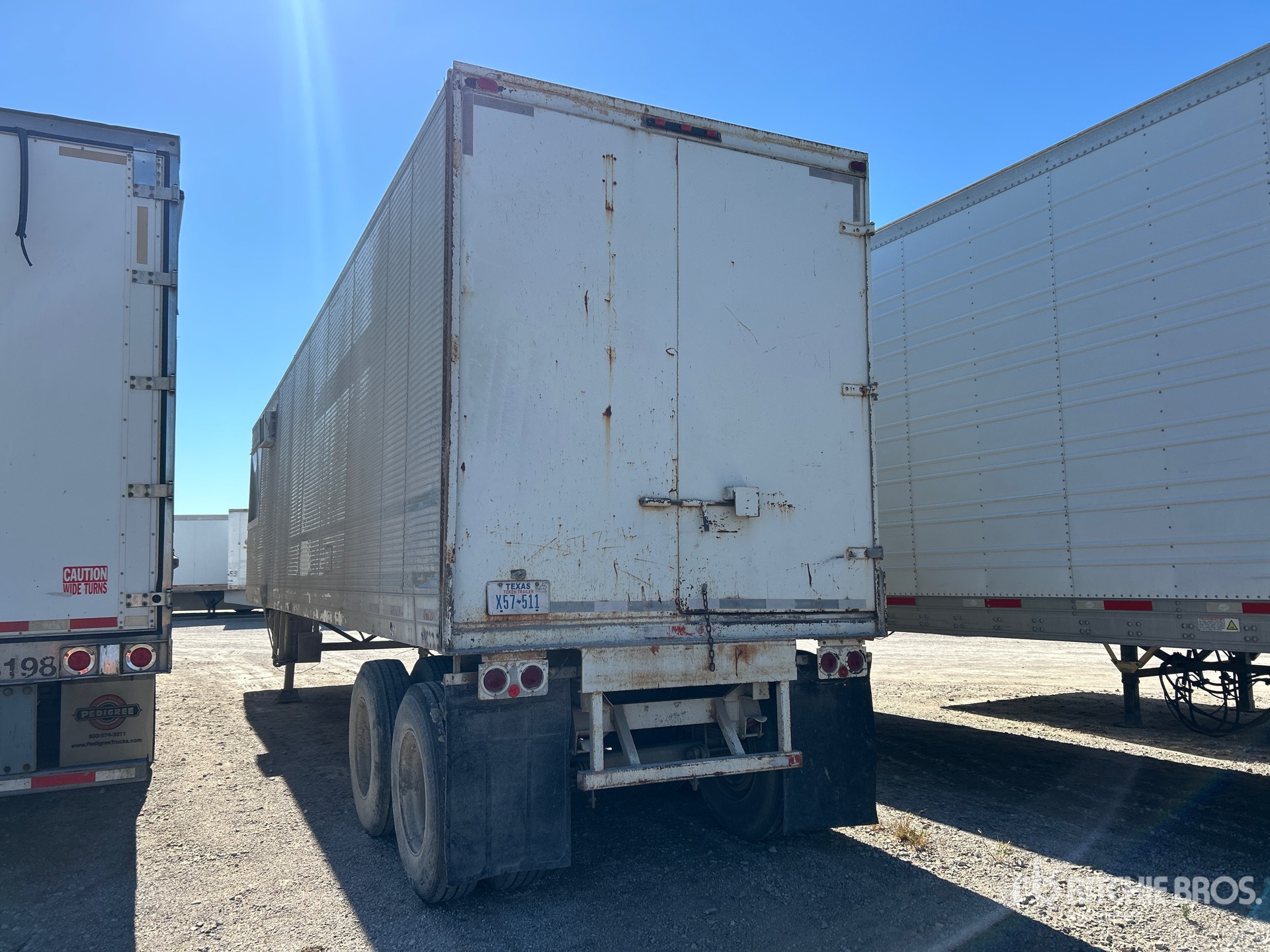 1971 Fruehauf 40 FT X 96 IN T/A OFFICE/SITE