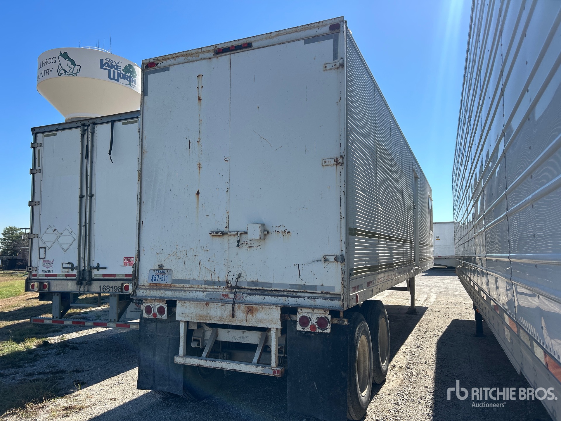1971 Fruehauf 40 FT X 96 IN T/A OFFICE/SITE