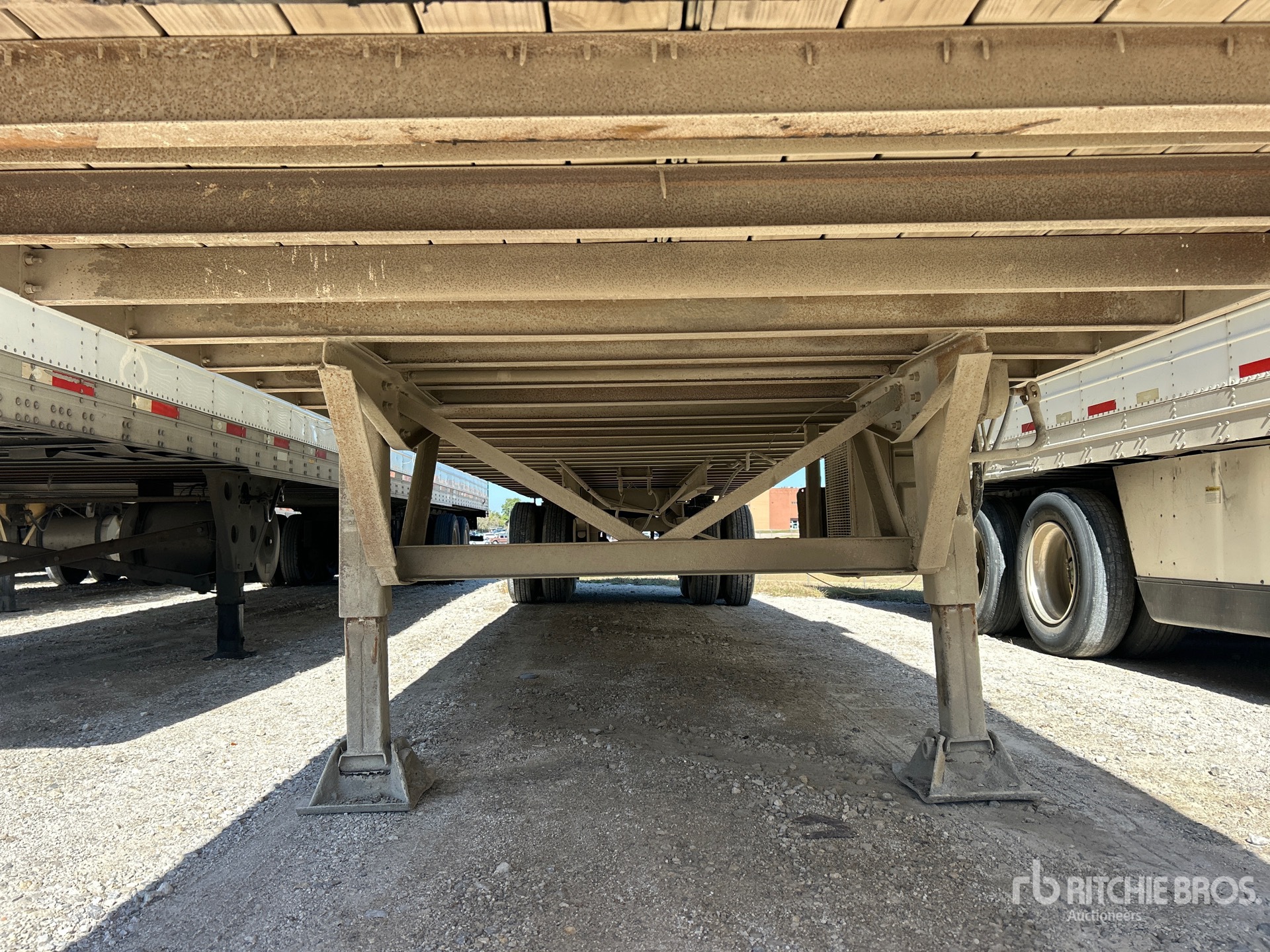 1971 Fruehauf 40 FT X 96 IN T/A OFFICE/SITE