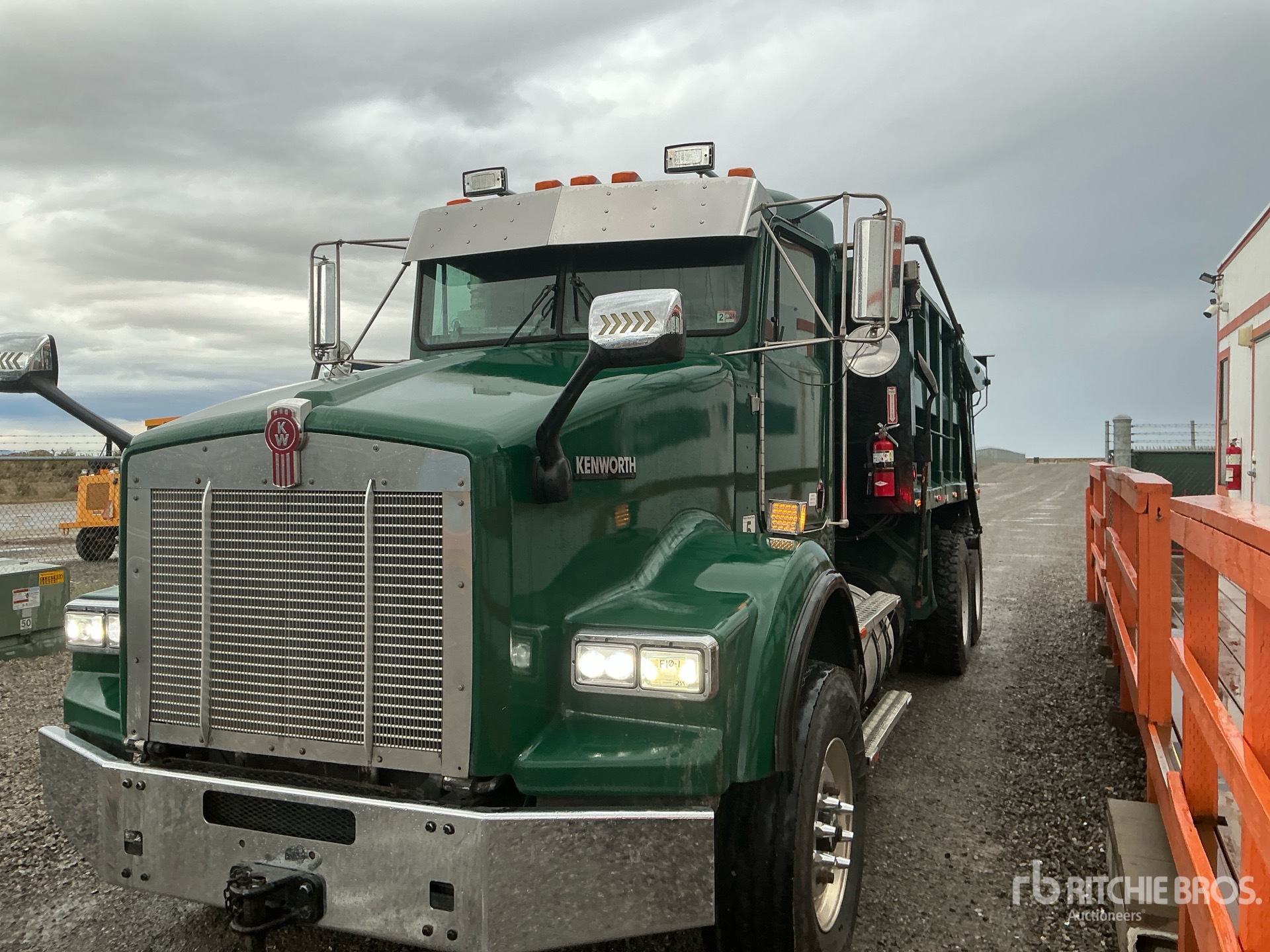 2001 Kenworth T800