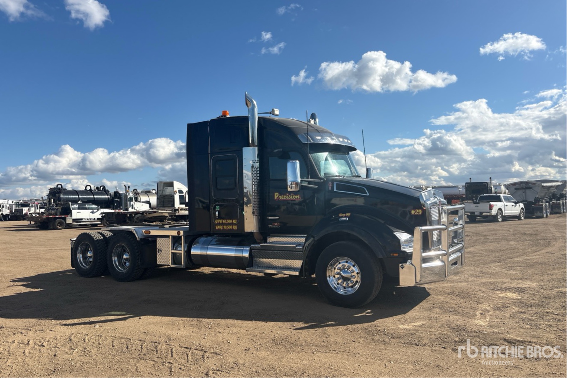2023 Kenworth T880