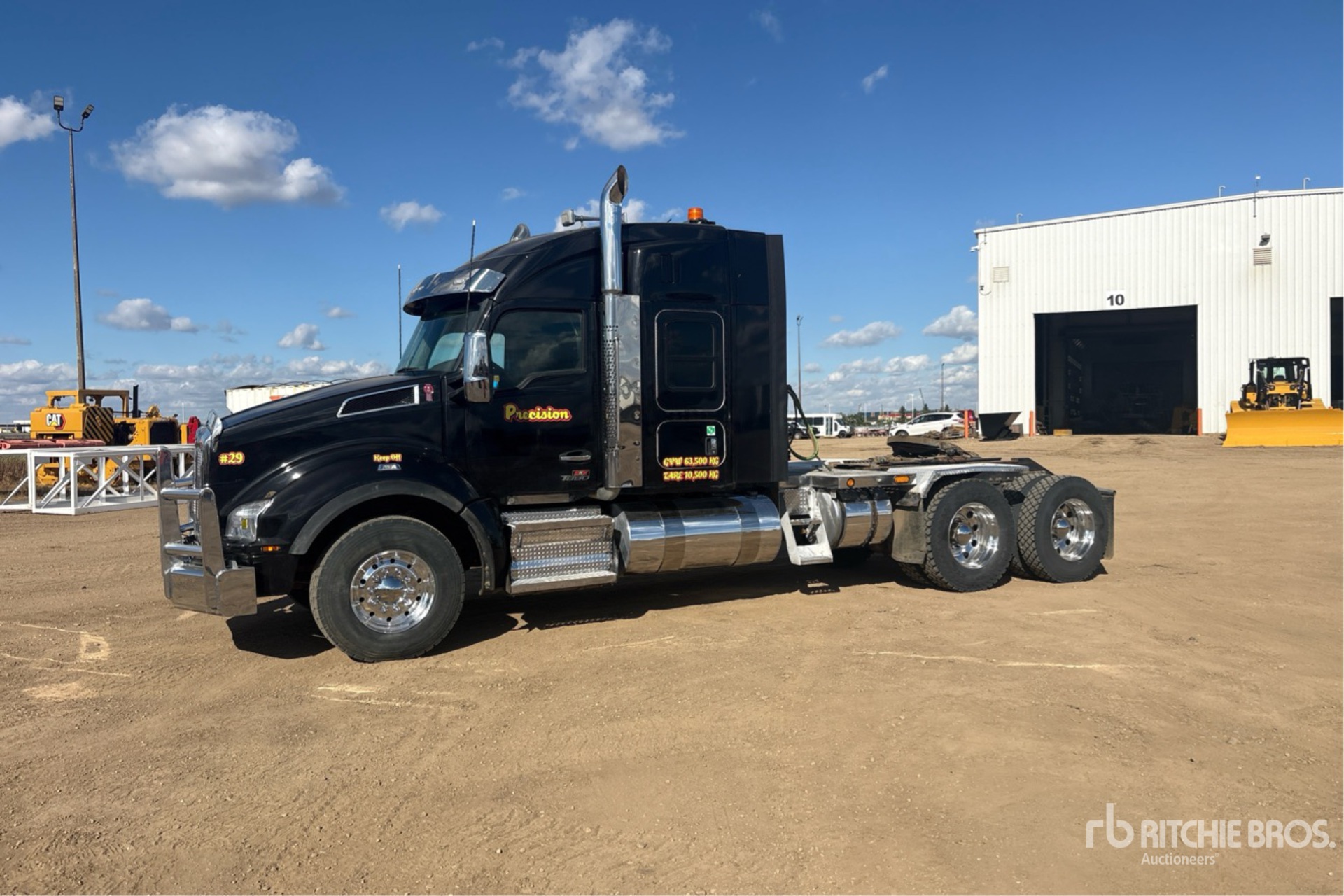 2023 Kenworth T880