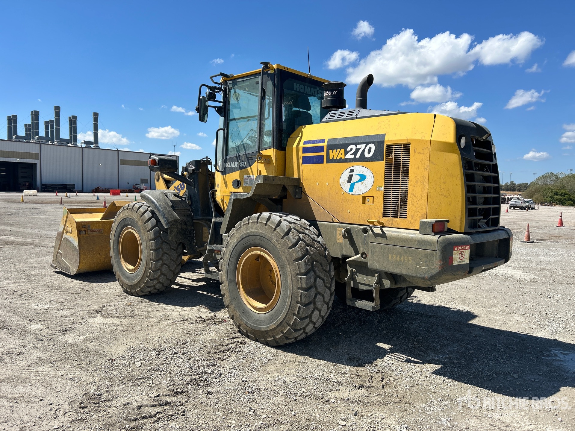2024 Komatsu WA270-8