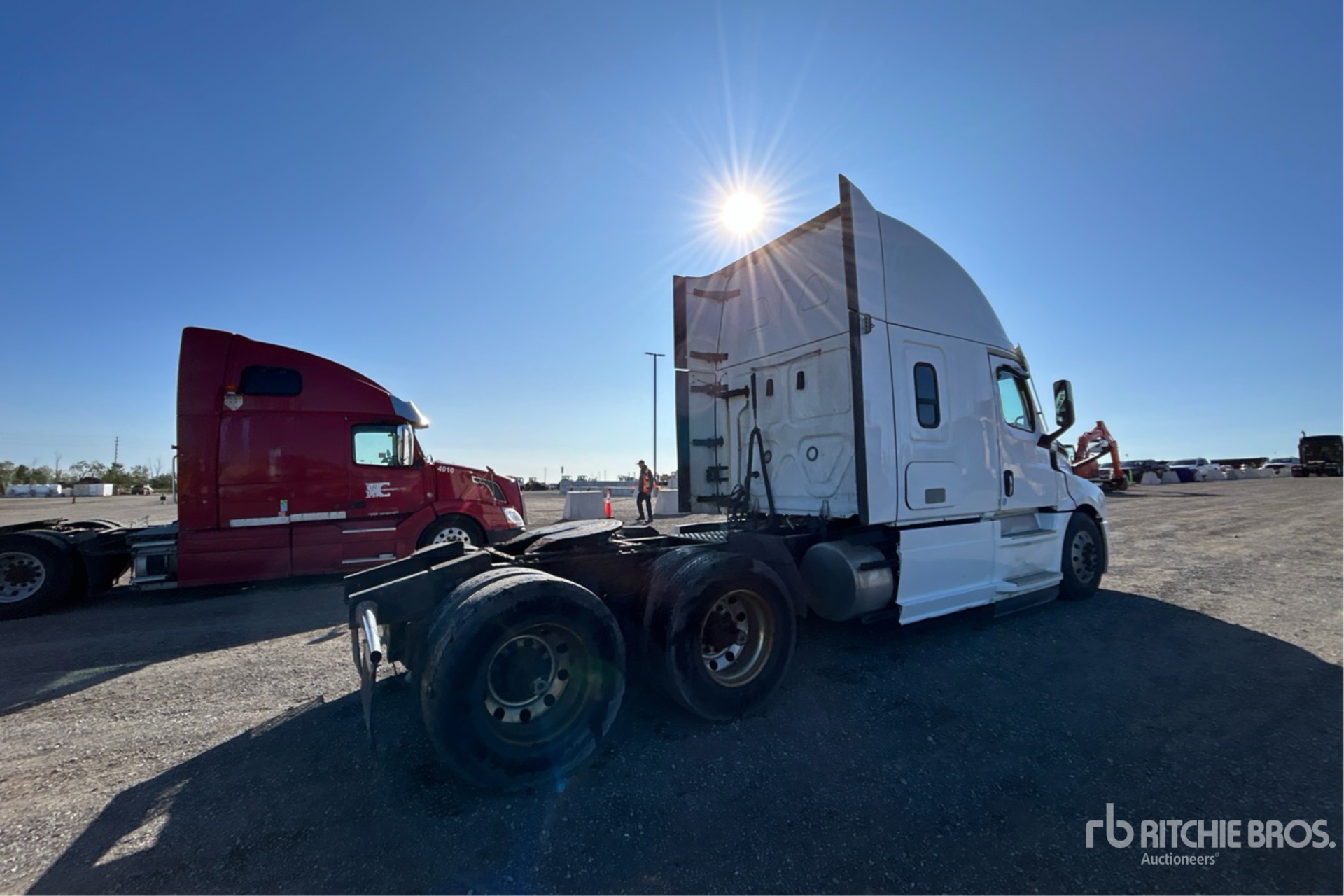 2020 Freightliner CASCADIA 126