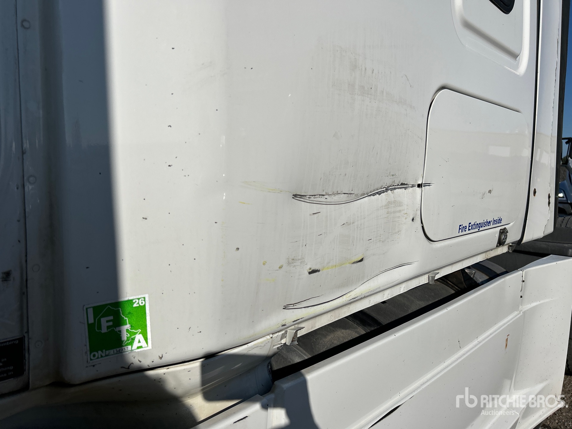 2020 Freightliner CASCADIA 126