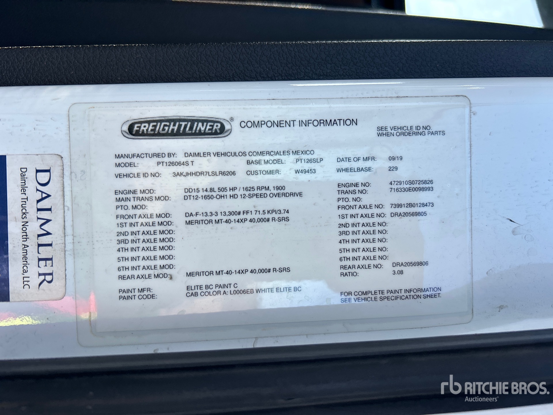 2020 Freightliner CASCADIA 126