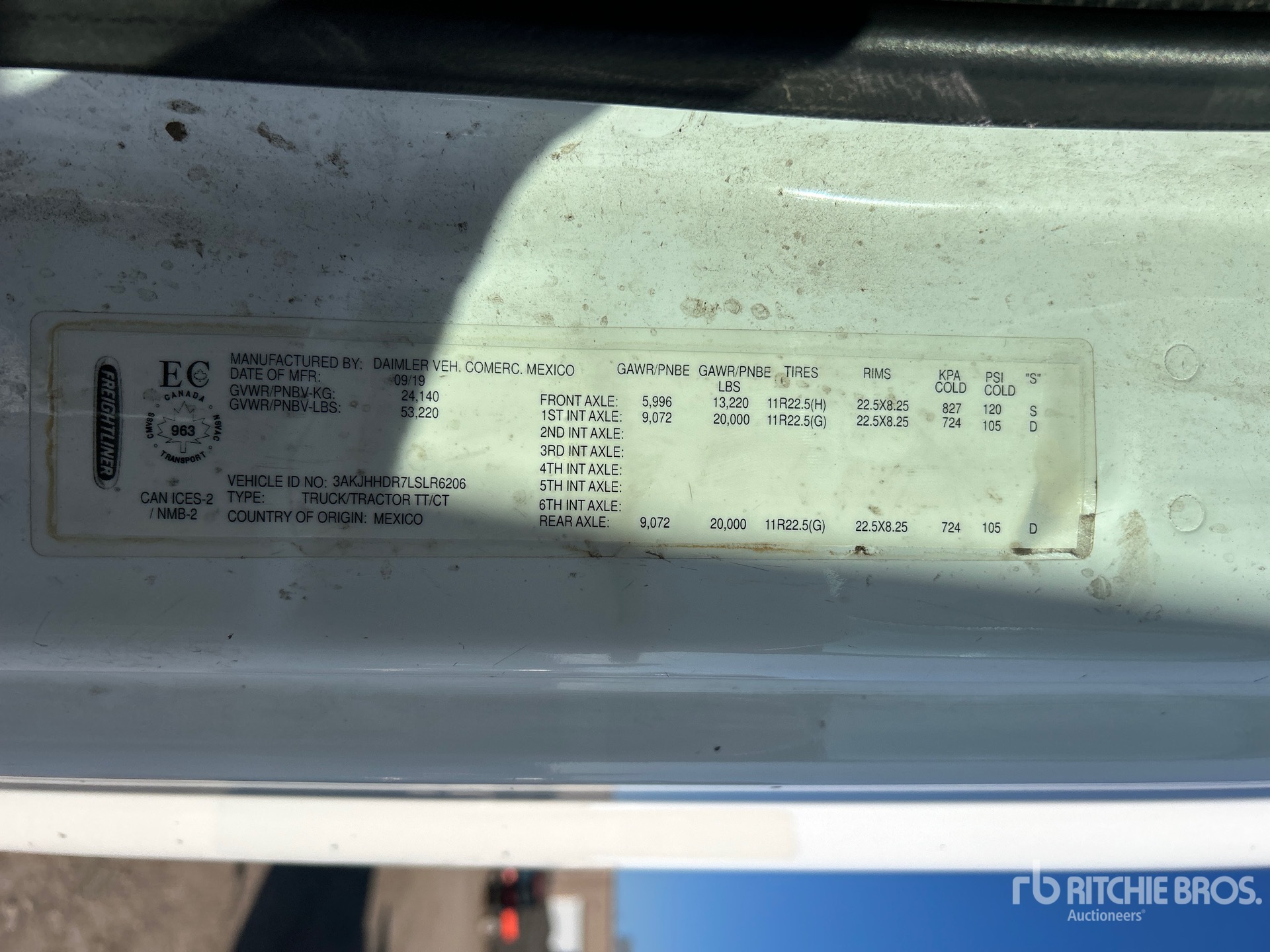 2020 Freightliner CASCADIA 126