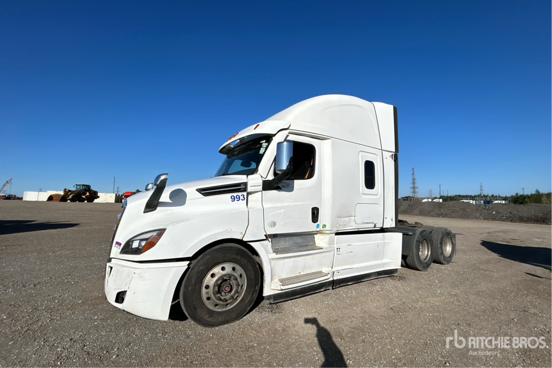 2020 Freightliner CASCADIA 126