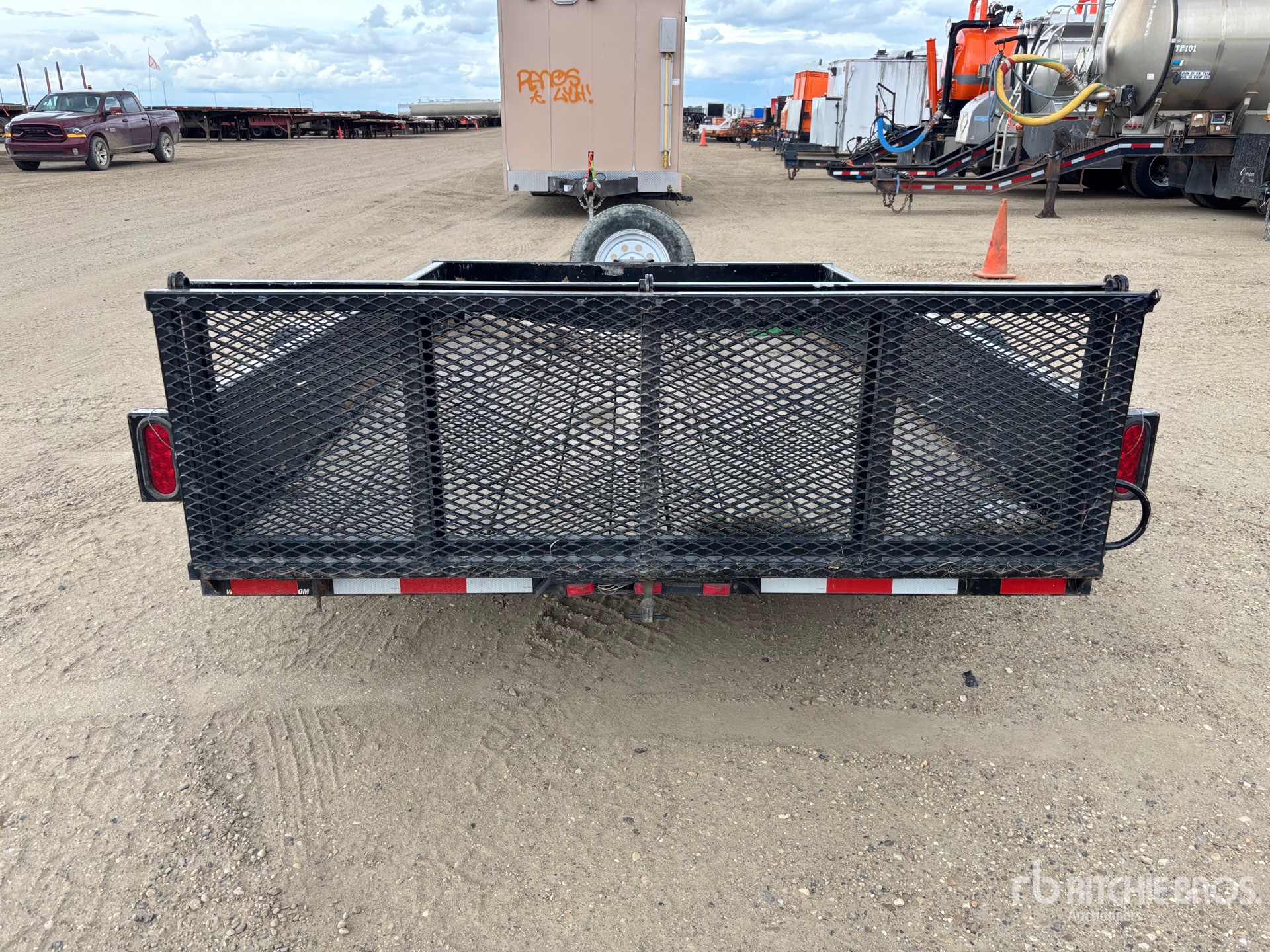 2014 Road Clipper 10 ft S/A