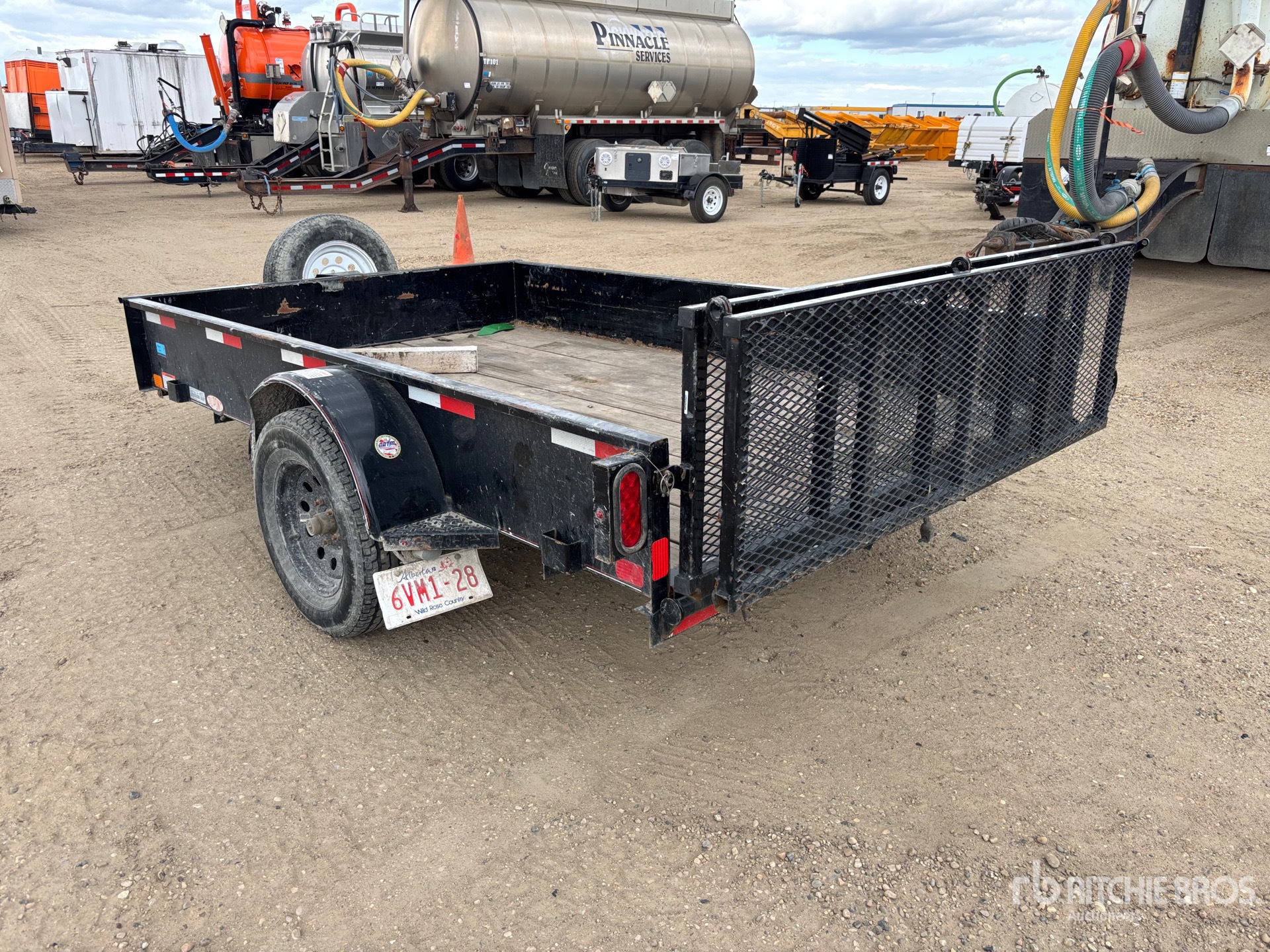 2014 Road Clipper 10 ft S/A