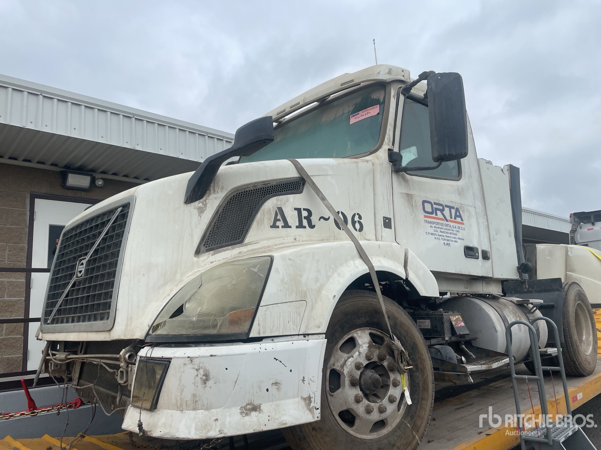 2015 Volvo VNL64T300