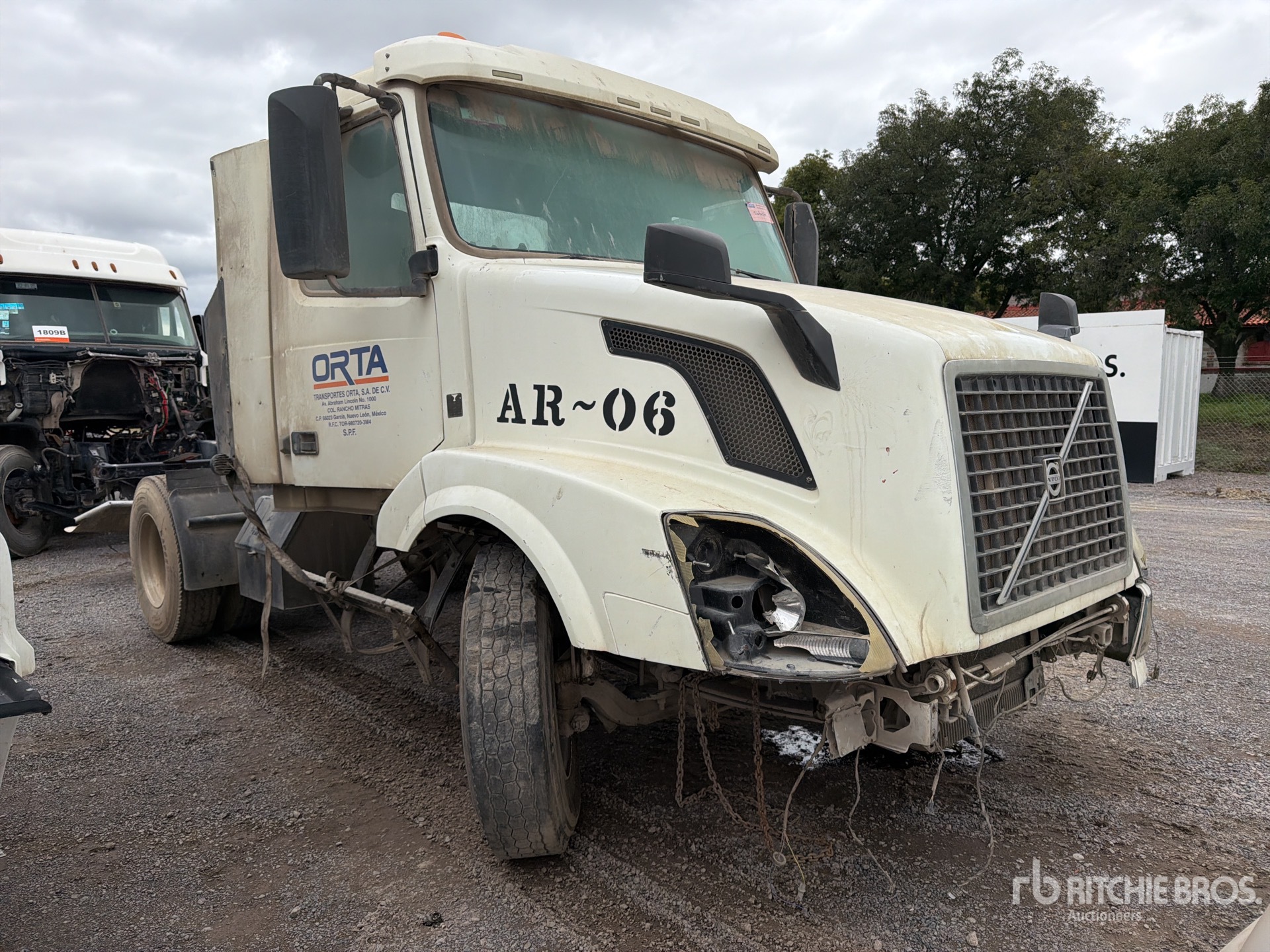2015 Volvo VNL64T300