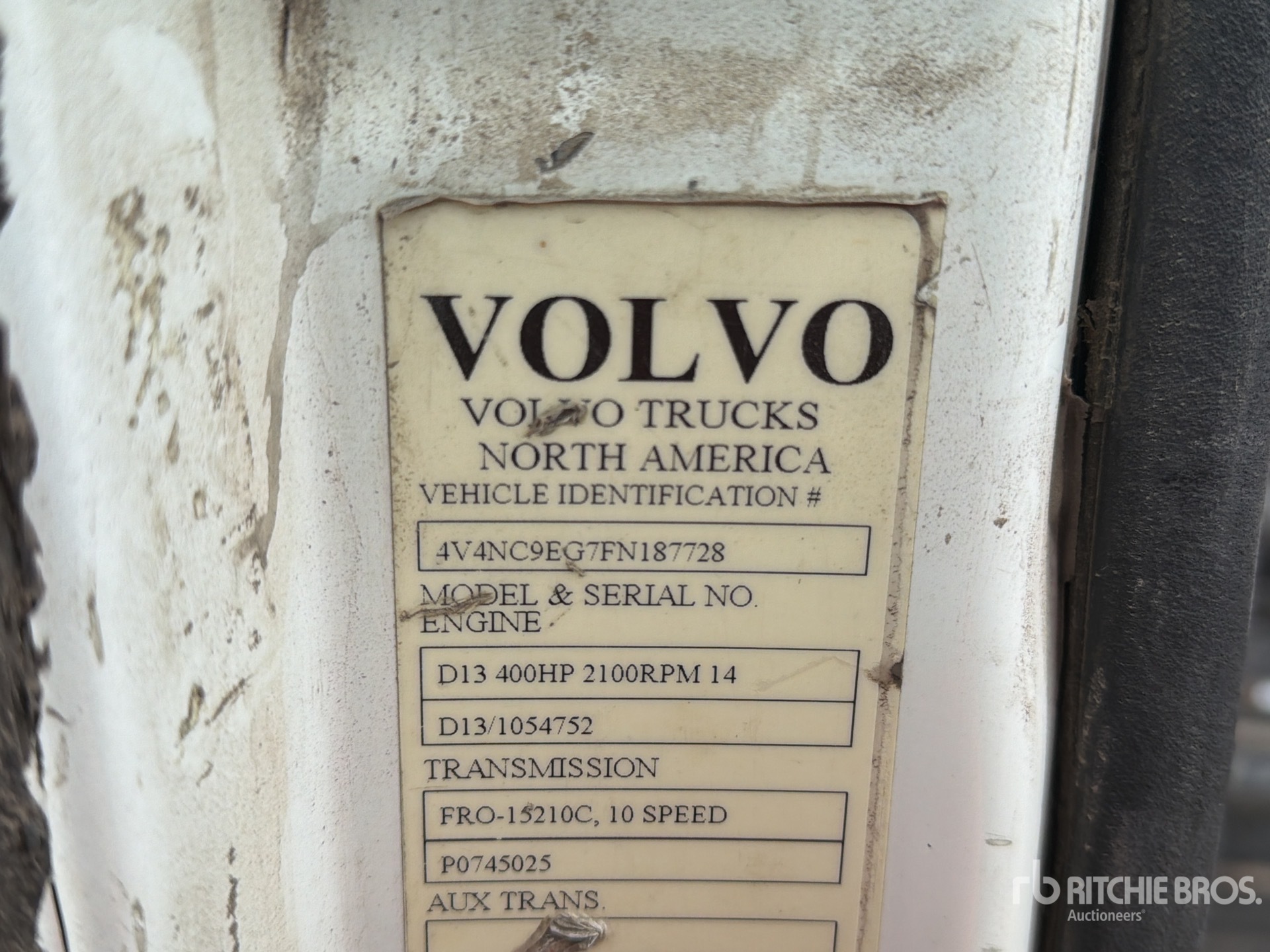 2015 Volvo VNL64T300